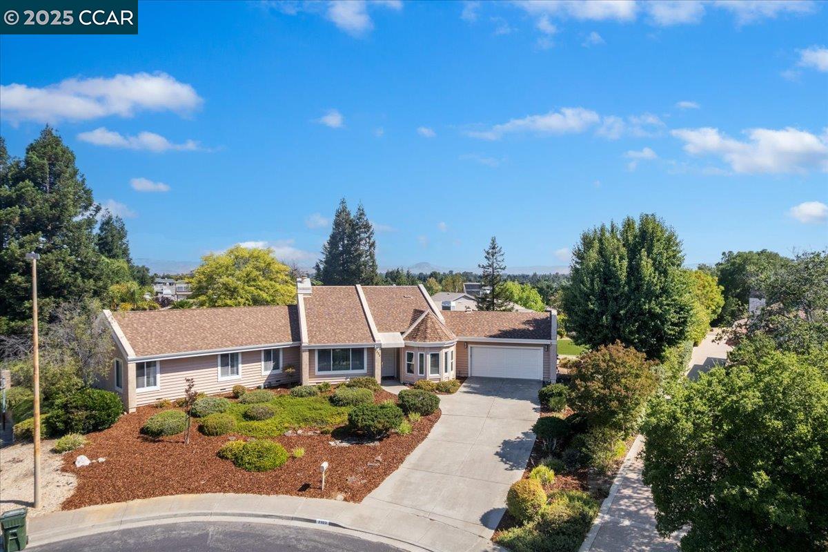 Detail Gallery Image 3 of 54 For 2323 Grosvenor Heights Ct, Livermore,  CA 94550 - 3 Beds | 2/1 Baths
