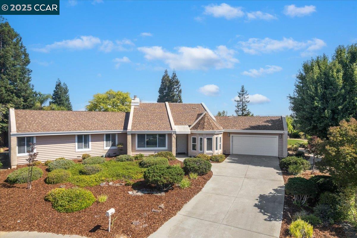 Detail Gallery Image 3 of 53 For 2323 Grosvenor Heights Ct #C, Livermore,  CA 94550 - 3 Beds | 2/1 Baths