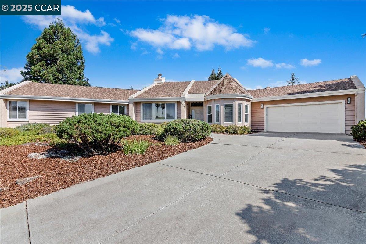Detail Gallery Image 4 of 53 For 2323 Grosvenor Heights Ct #C, Livermore,  CA 94550 - 3 Beds | 2/1 Baths