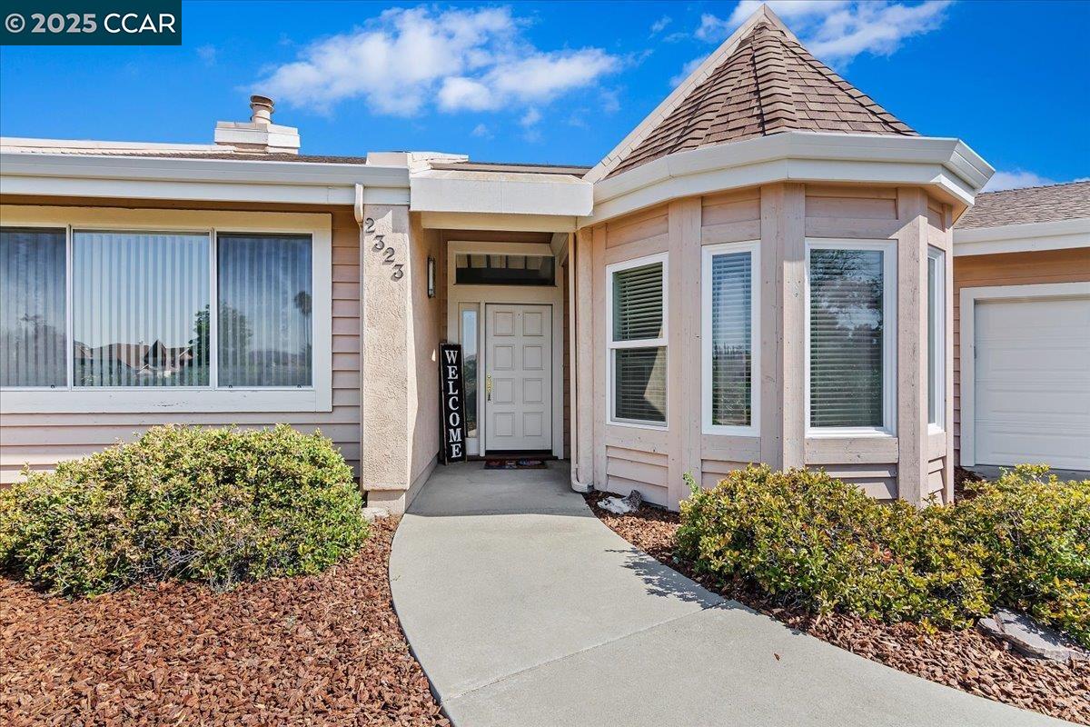 Detail Gallery Image 5 of 53 For 2323 Grosvenor Heights Ct #C, Livermore,  CA 94550 - 3 Beds | 2/1 Baths