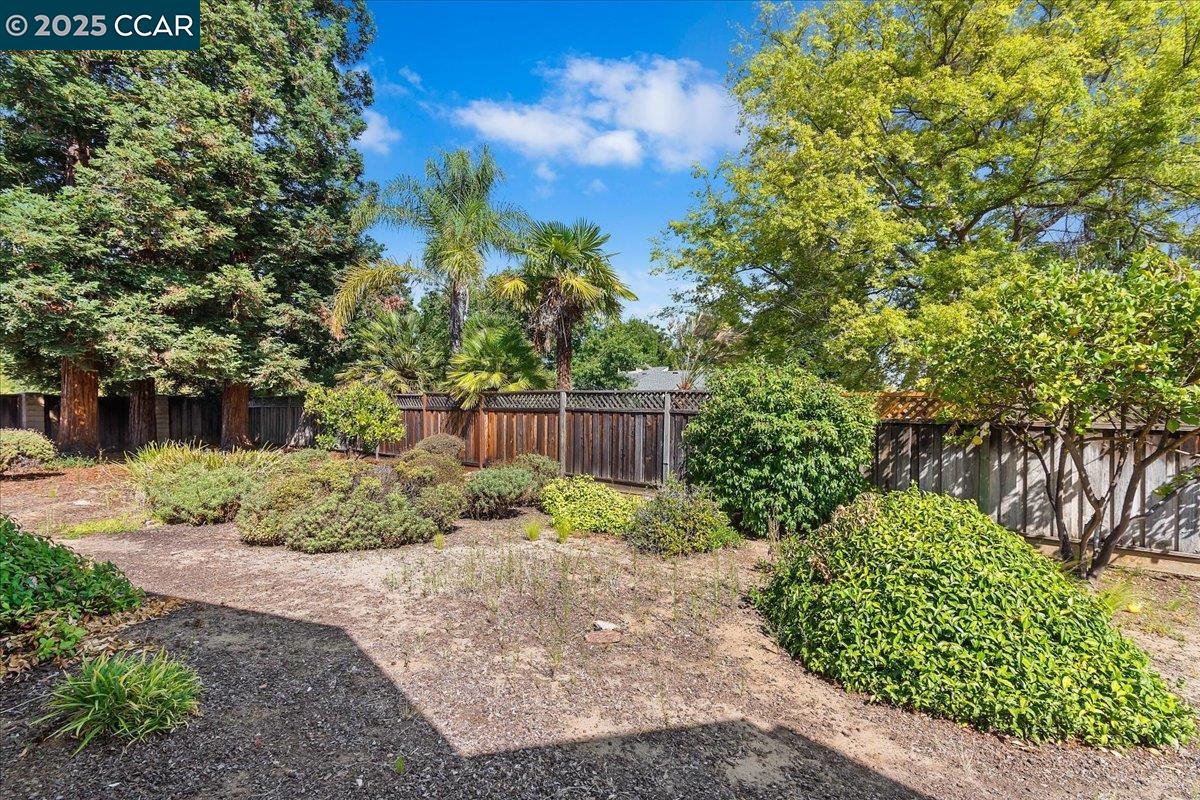 Detail Gallery Image 41 of 53 For 2323 Grosvenor Heights Ct #C, Livermore,  CA 94550 - 3 Beds | 2/1 Baths