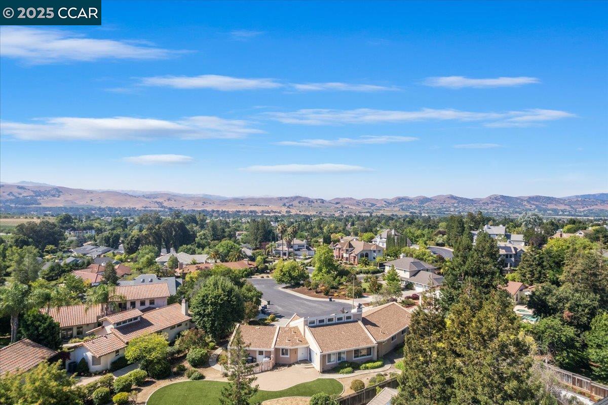 Detail Gallery Image 47 of 53 For 2323 Grosvenor Heights Ct #C, Livermore,  CA 94550 - 3 Beds | 2/1 Baths