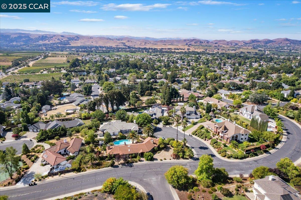 Detail Gallery Image 50 of 53 For 2323 Grosvenor Heights Ct #C, Livermore,  CA 94550 - 3 Beds | 2/1 Baths