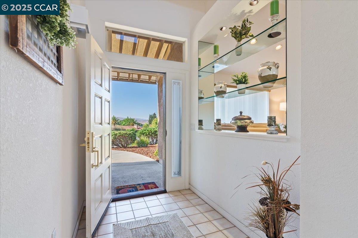 Detail Gallery Image 6 of 53 For 2323 Grosvenor Heights Ct #C, Livermore,  CA 94550 - 3 Beds | 2/1 Baths