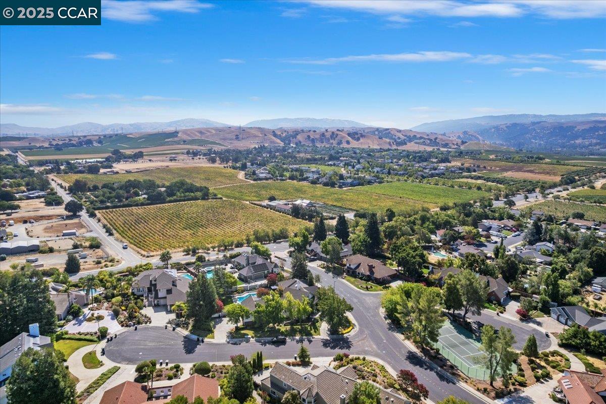 Detail Gallery Image 51 of 53 For 2323 Grosvenor Heights Ct #C, Livermore,  CA 94550 - 3 Beds | 2/1 Baths