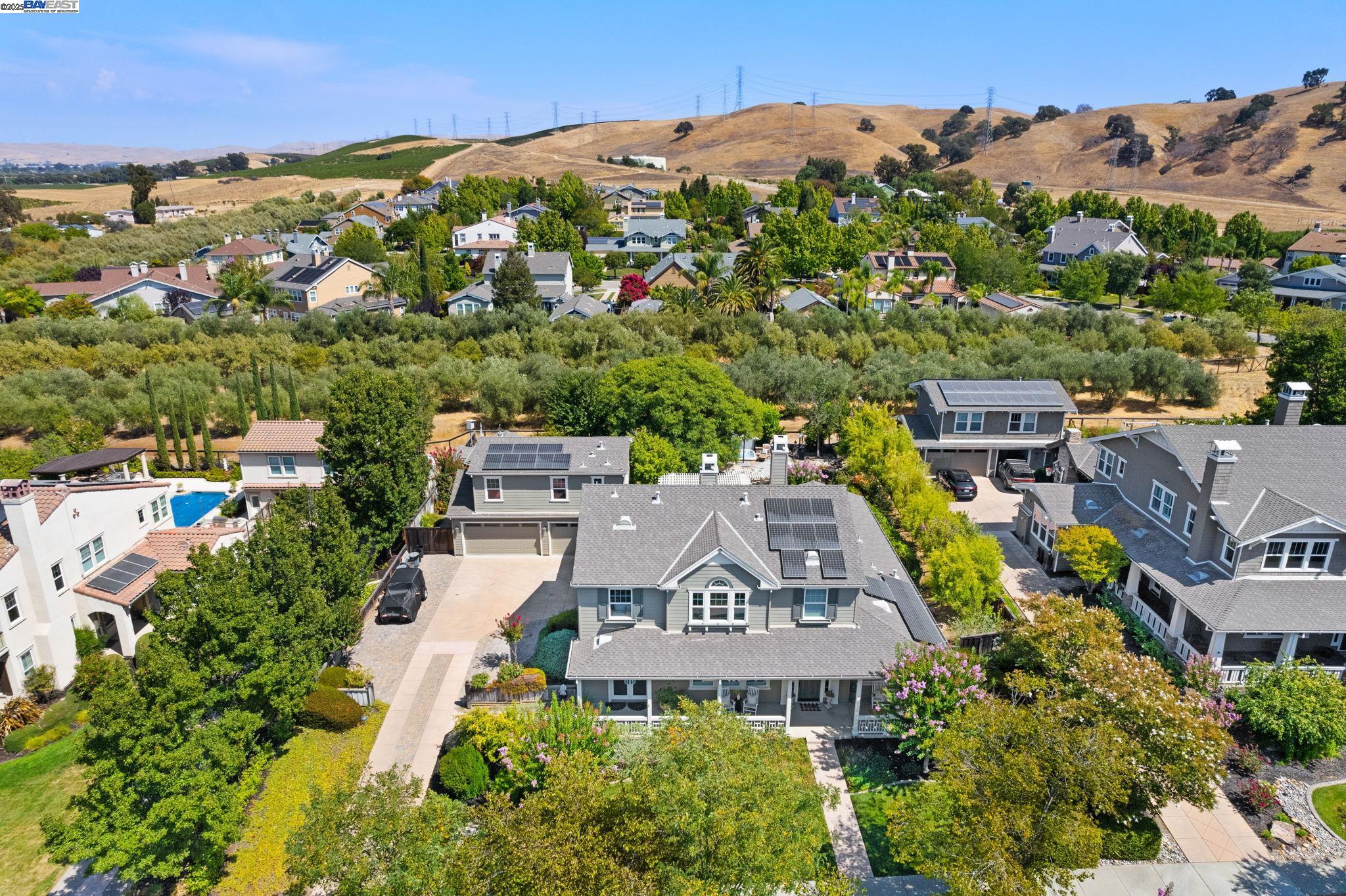 Detail Gallery Image 5 of 58 For 3168 Bay Meadows Ct, Livermore,  CA 94550 - 4 Beds | 5 Baths