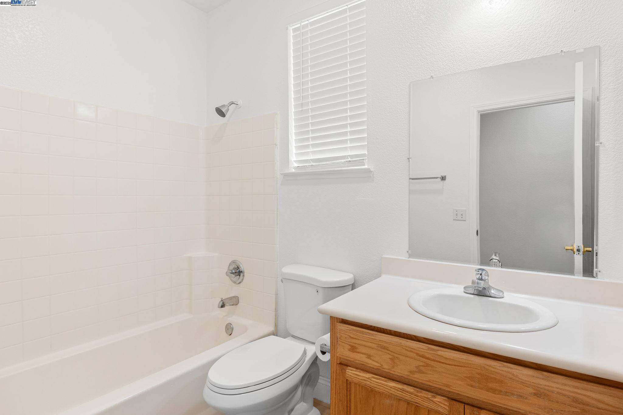 Detail Gallery Image 23 of 36 For 4 Mistyvale Ct, Sacramento,  CA 95823 - 3 Beds | 2 Baths