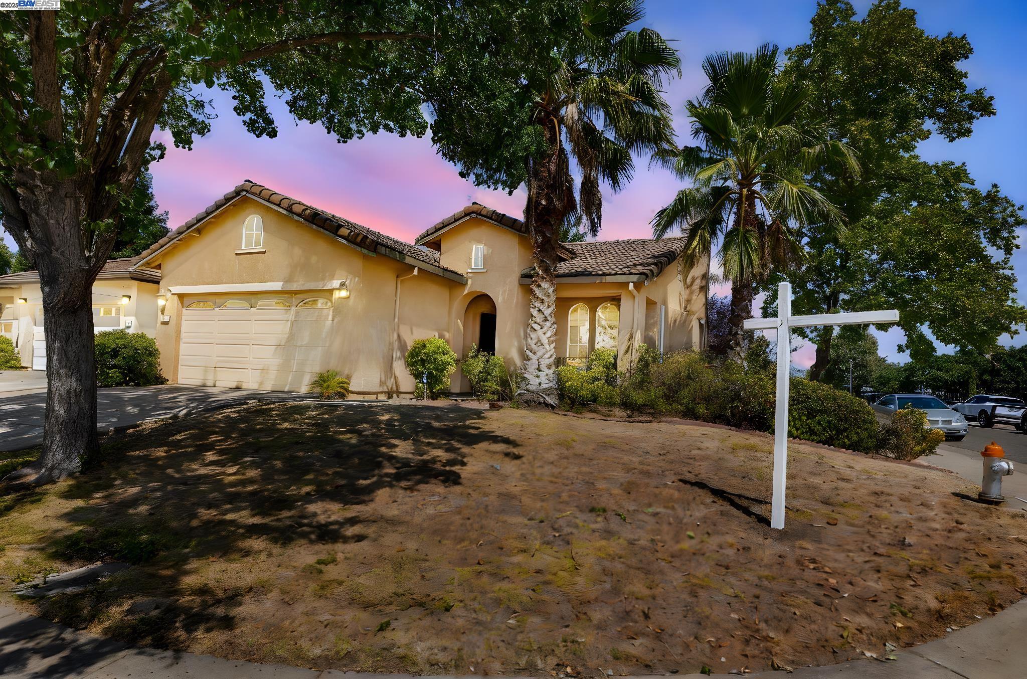 Detail Gallery Image 4 of 36 For 4 Mistyvale Ct, Sacramento,  CA 95823 - 3 Beds | 2 Baths