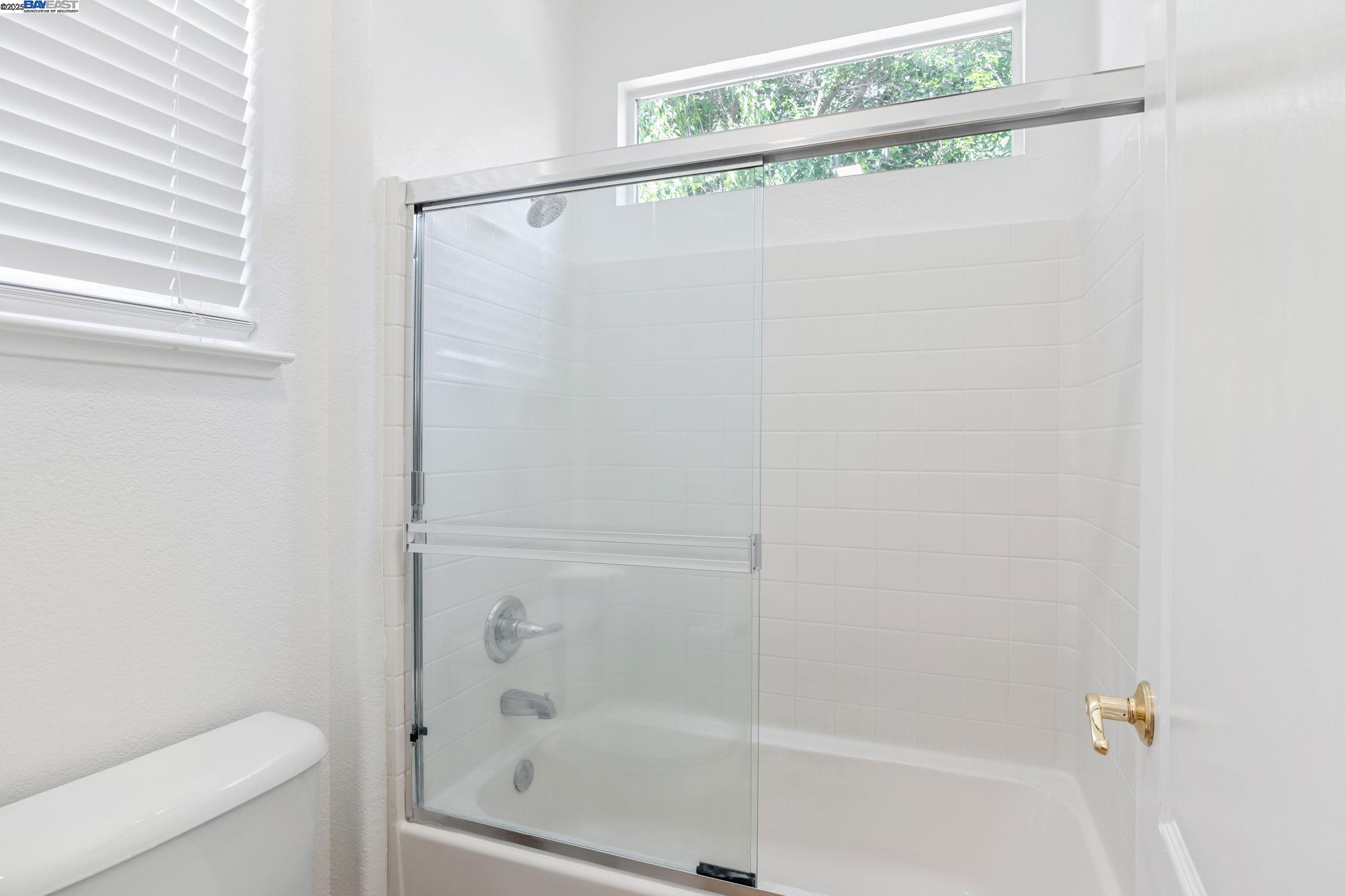 Detail Gallery Image 31 of 36 For 4 Mistyvale Ct, Sacramento,  CA 95823 - 3 Beds | 2 Baths