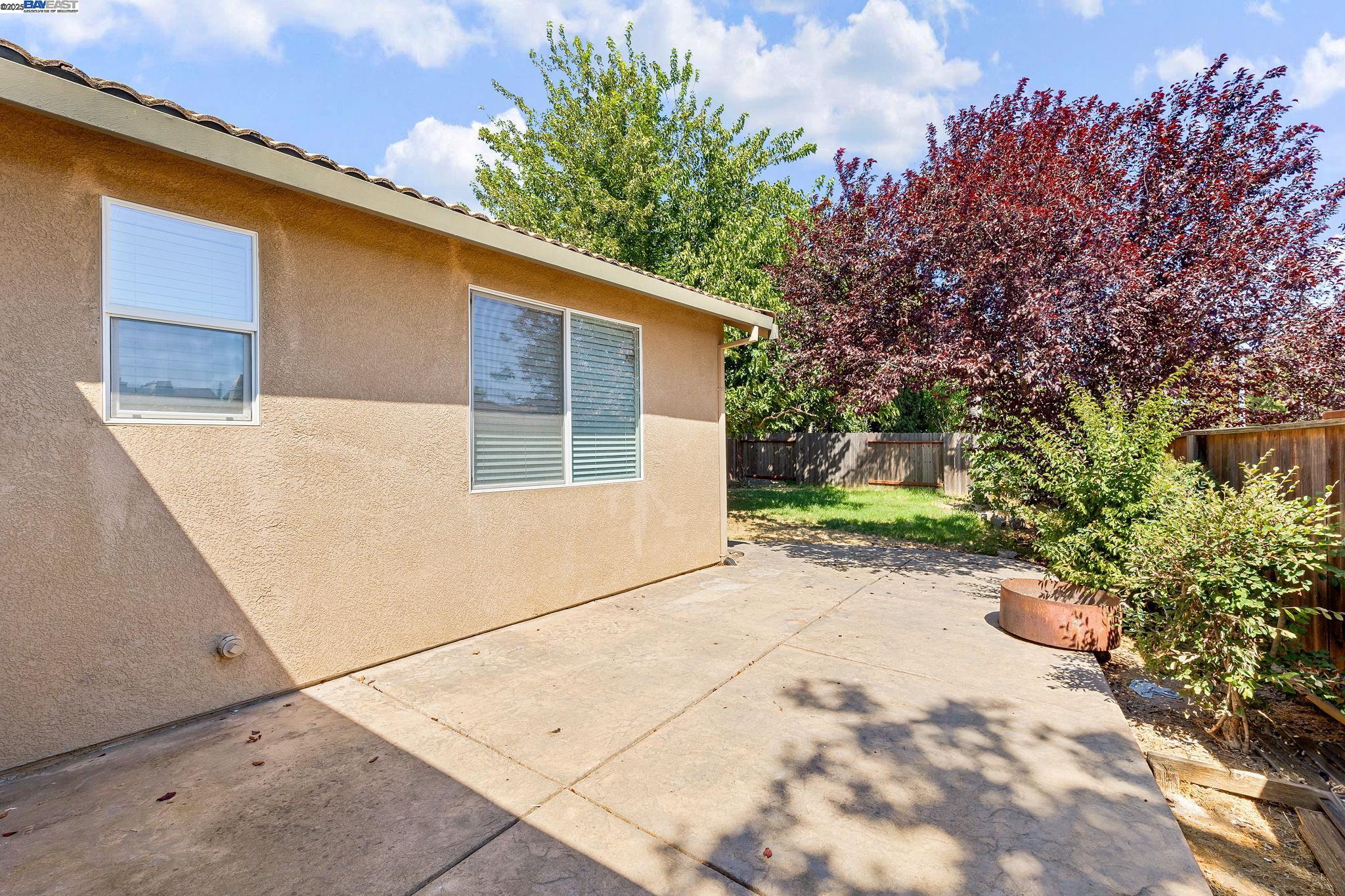 Detail Gallery Image 35 of 36 For 4 Mistyvale Ct, Sacramento,  CA 95823 - 3 Beds | 2 Baths