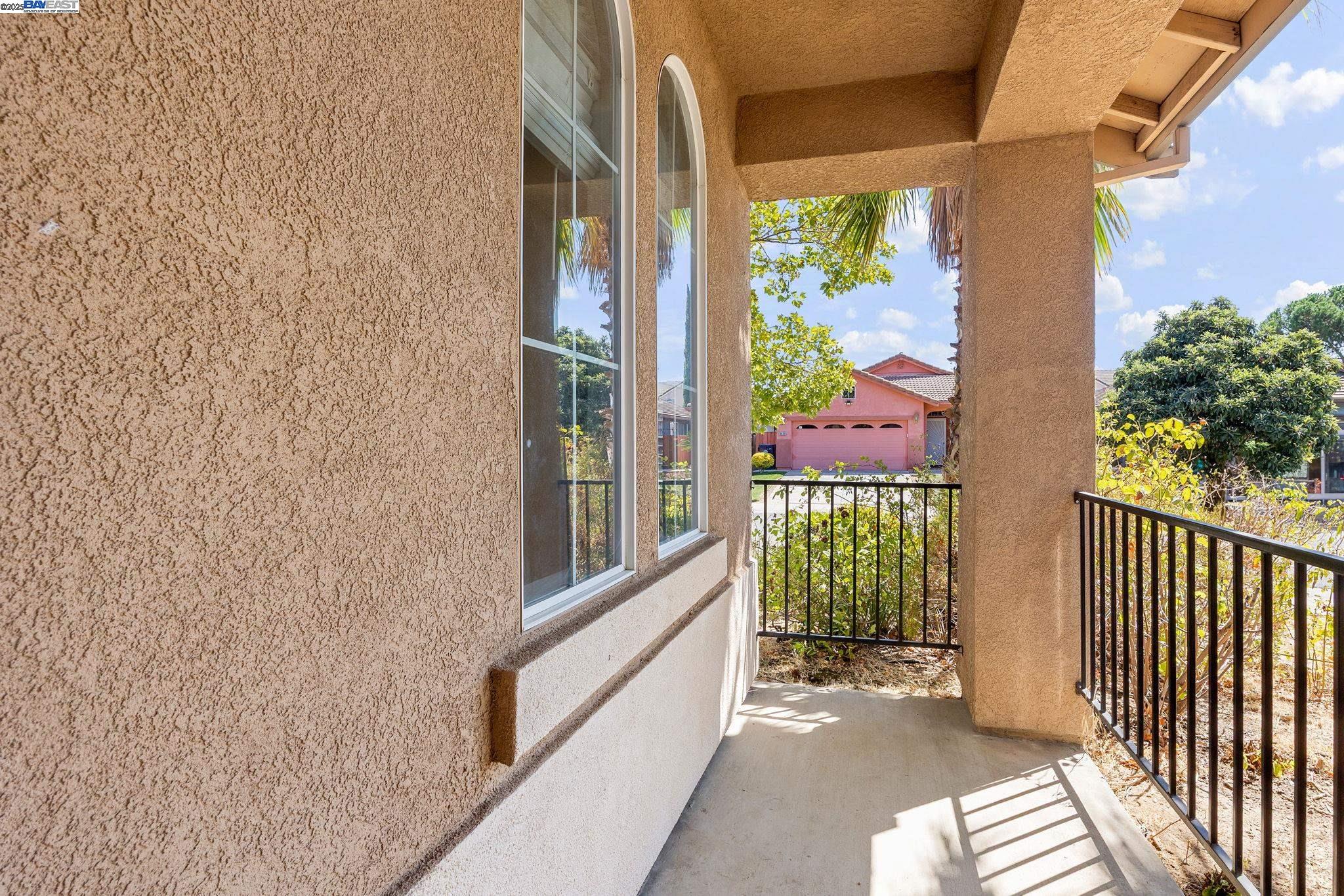 Detail Gallery Image 6 of 36 For 4 Mistyvale Ct, Sacramento,  CA 95823 - 3 Beds | 2 Baths