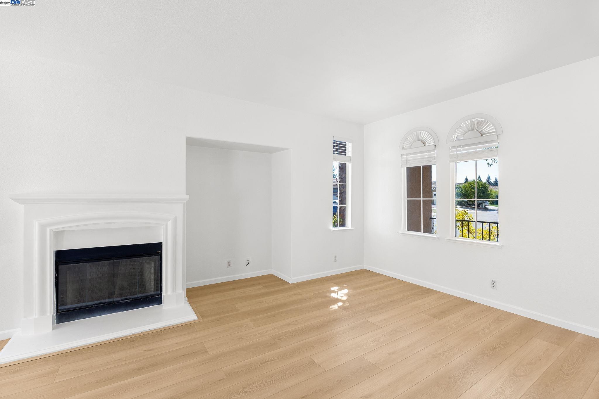 Detail Gallery Image 8 of 36 For 4 Mistyvale Ct, Sacramento,  CA 95823 - 3 Beds | 2 Baths