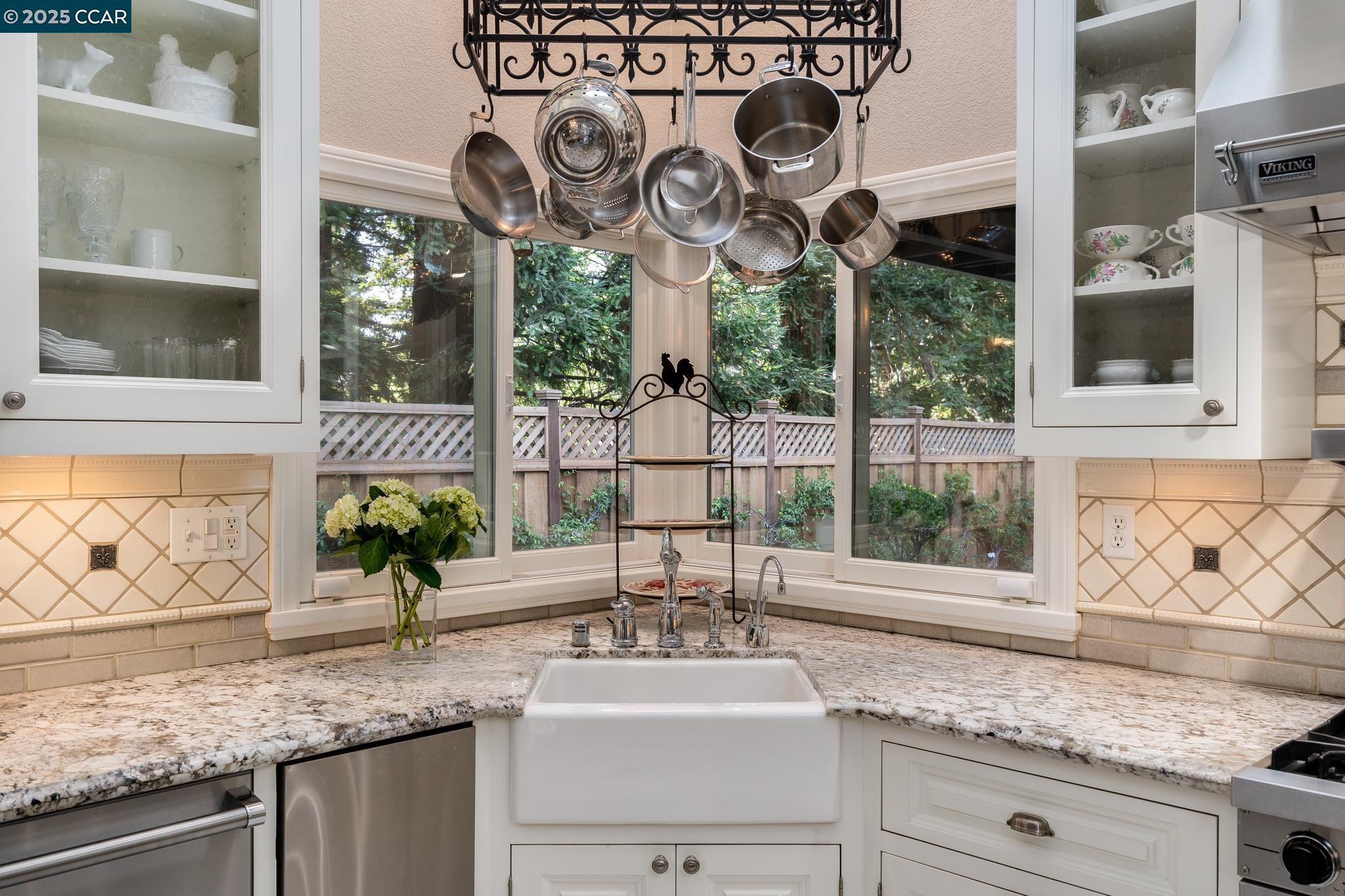 Detail Gallery Image 14 of 41 For 131 Shoshone Court, Danville,  CA 94526 - 2 Beds | 2 Baths