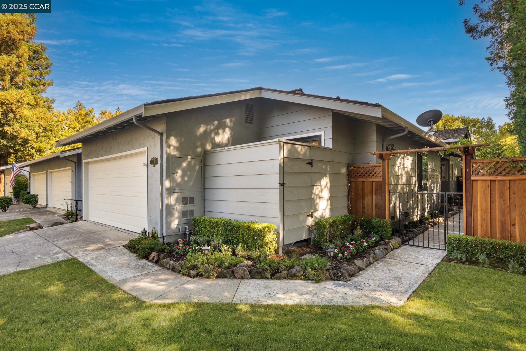 Detail Gallery Image 35 of 41 For 131 Shoshone Court, Danville,  CA 94526 - 2 Beds | 2 Baths