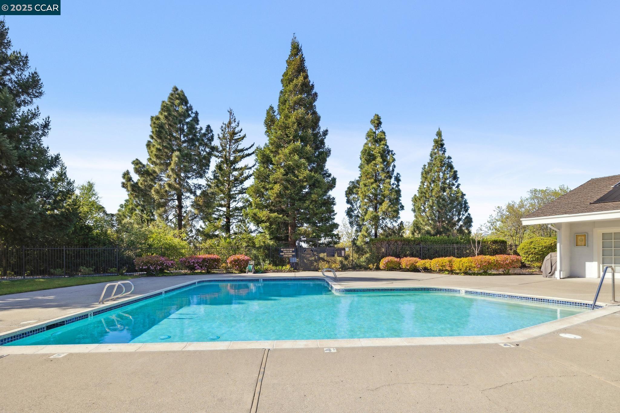 Detail Gallery Image 37 of 41 For 131 Shoshone Court, Danville,  CA 94526 - 2 Beds | 2 Baths