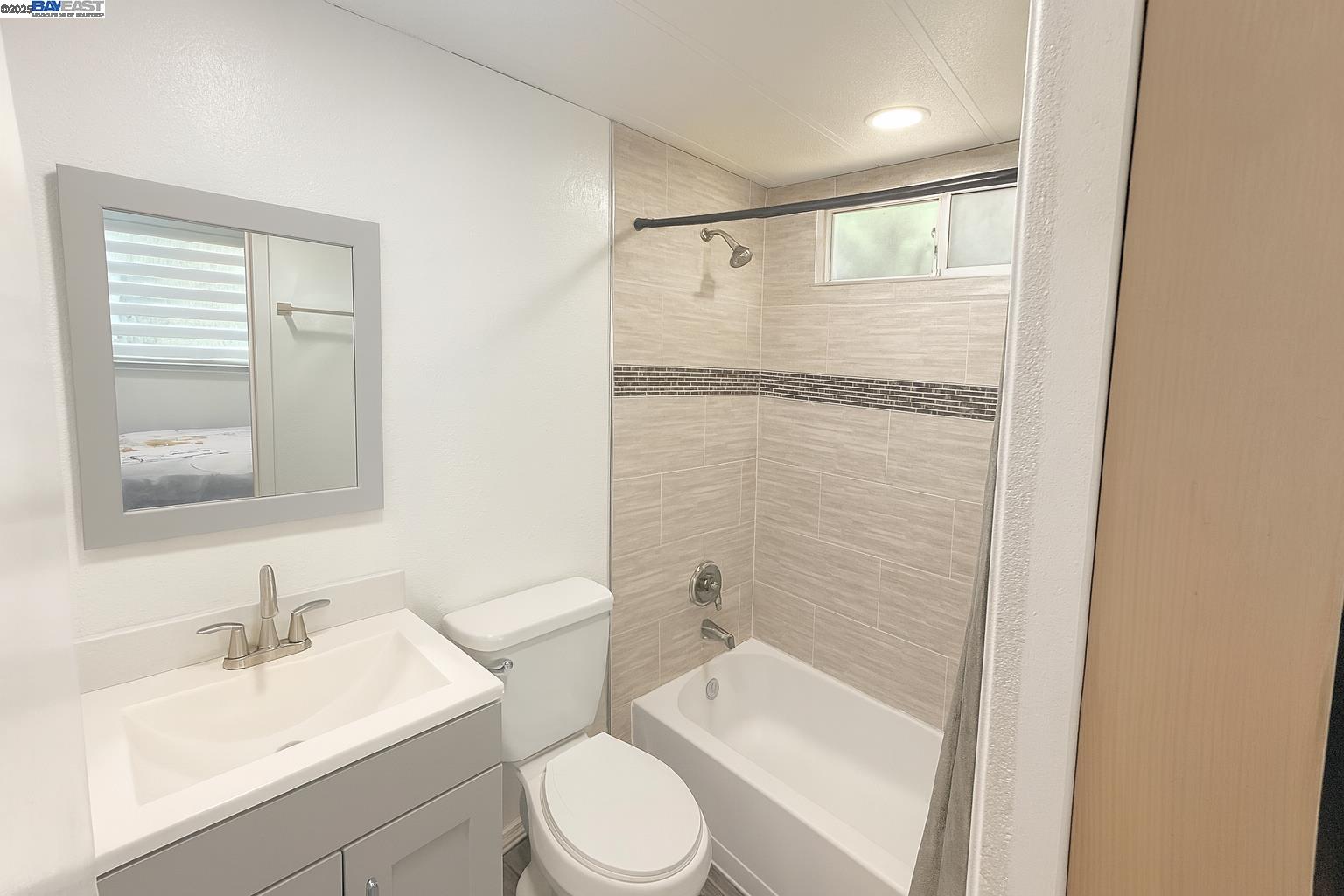 Detail Gallery Image 6 of 9 For 261 Manitoba Green #261,  Fremont,  CA 94538 - 2 Beds | 2 Baths