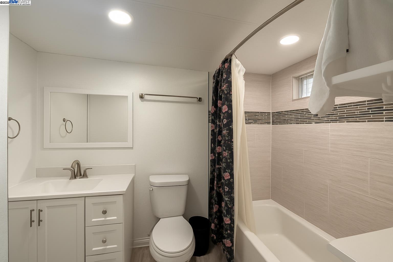 Detail Gallery Image 7 of 9 For 261 Manitoba Green #261,  Fremont,  CA 94538 - 2 Beds | 2 Baths