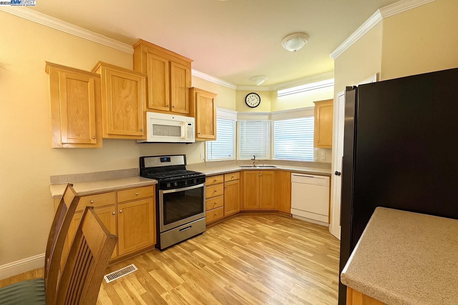 Detail Gallery Image 5 of 9 For 1515 N Milpitas Blvd #110,  Milpitas,  CA 95035 - 3 Beds | 2 Baths
