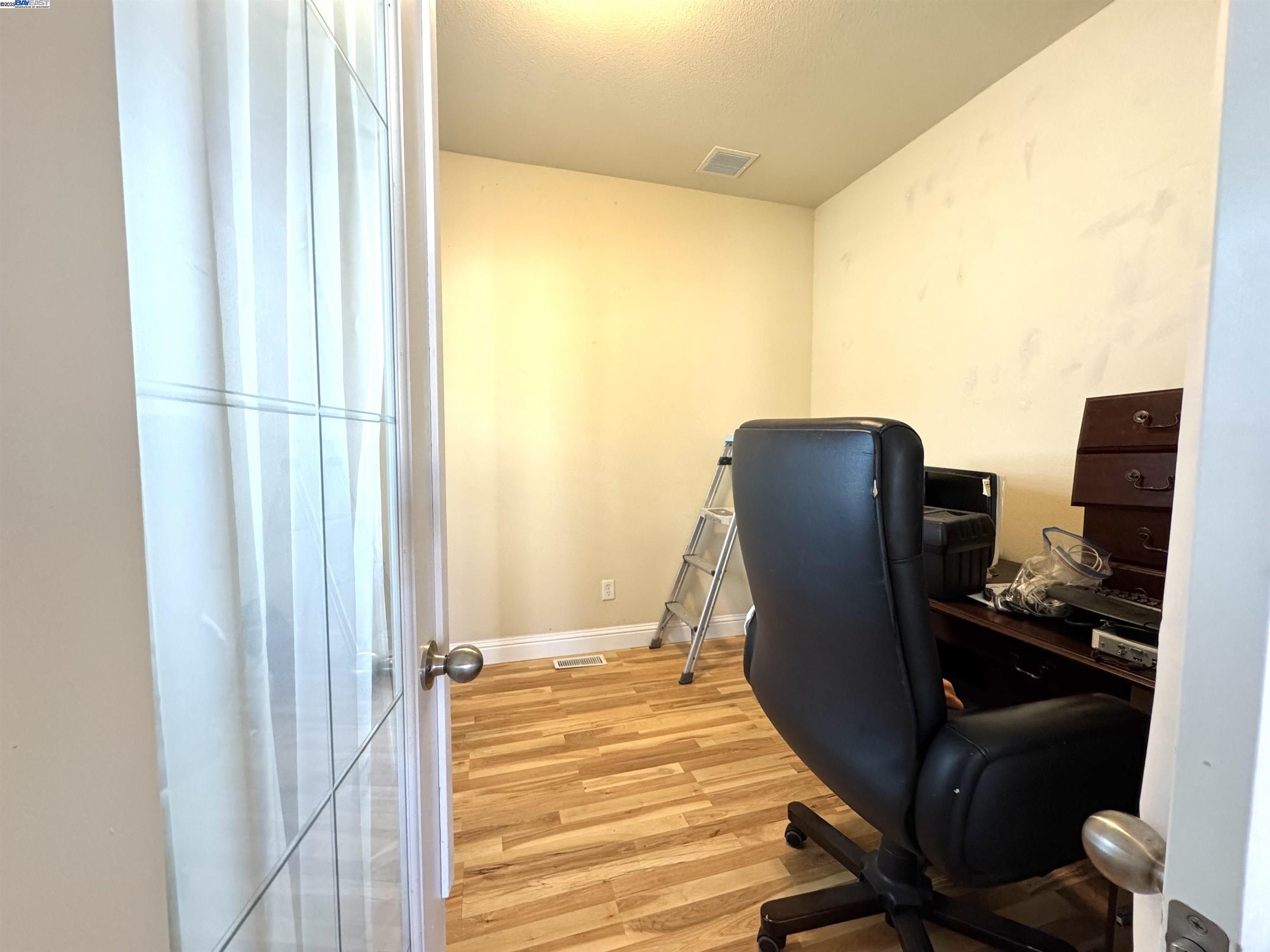 Detail Gallery Image 8 of 9 For 1515 N Milpitas Blvd #110,  Milpitas,  CA 95035 - 3 Beds | 2 Baths