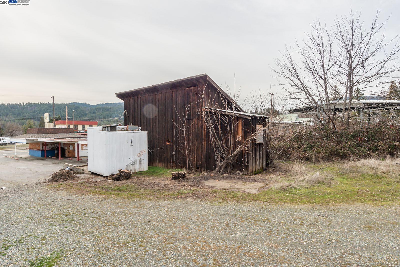 Detail Gallery Image 14 of 16 For 1081 Main St., Weaverville,  CA 96093 - 1 Beds | 1 Baths