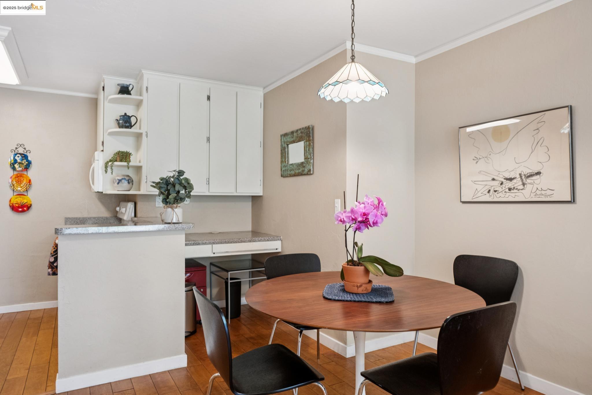 Detail Gallery Image 15 of 34 For 250 Whitmore St #202,  Oakland,  CA 94611 - 1 Beds | 1 Baths
