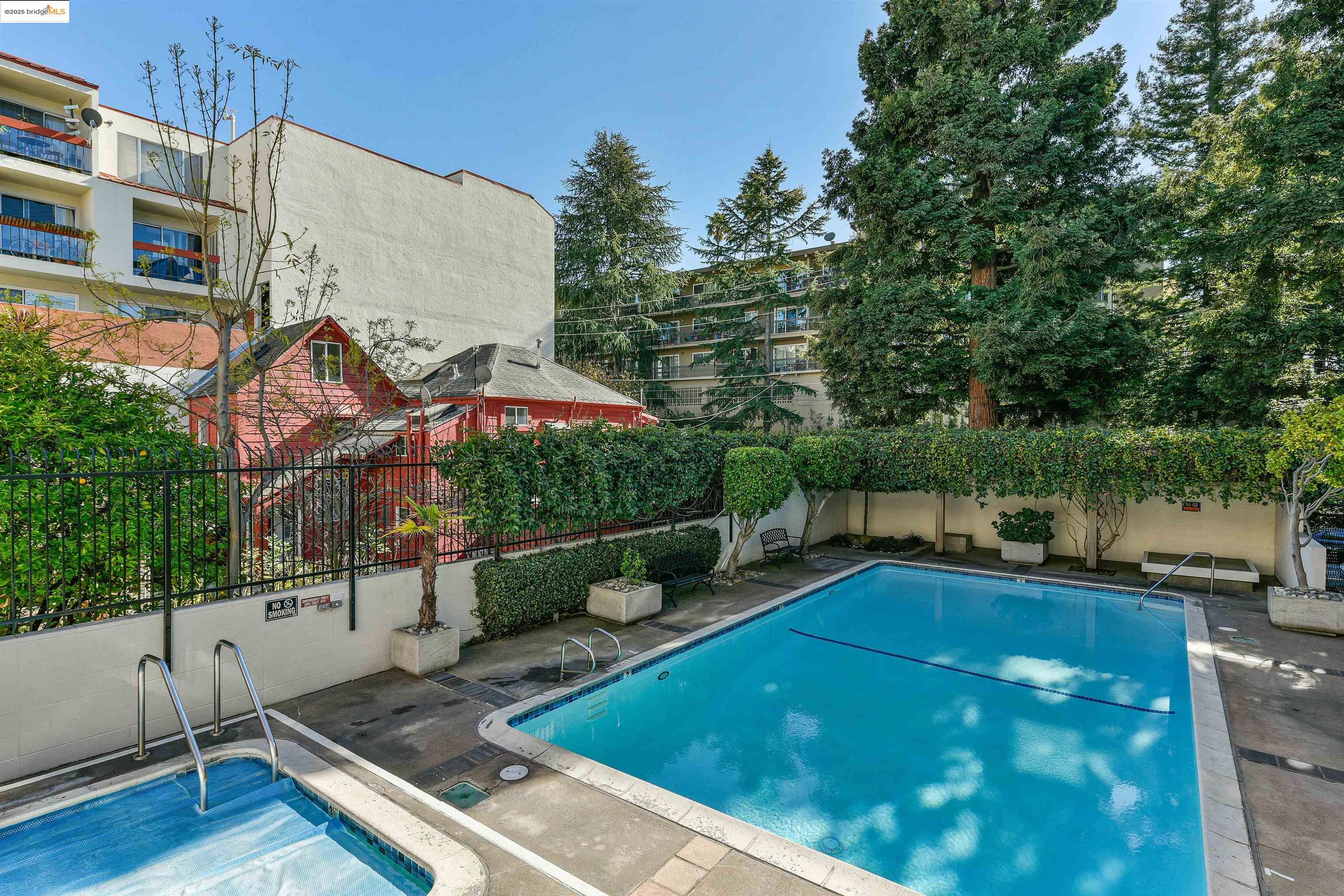 Detail Gallery Image 17 of 34 For 250 Whitmore St #202,  Oakland,  CA 94611 - 1 Beds | 1 Baths
