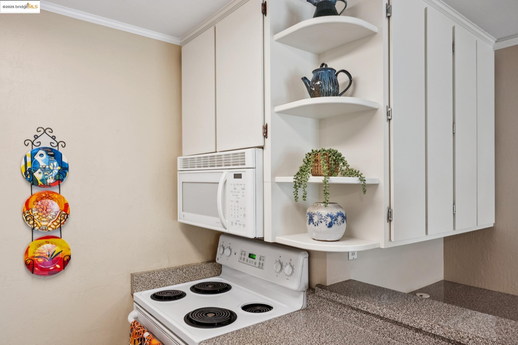 Detail Gallery Image 21 of 34 For 250 Whitmore St #202,  Oakland,  CA 94611 - 1 Beds | 1 Baths