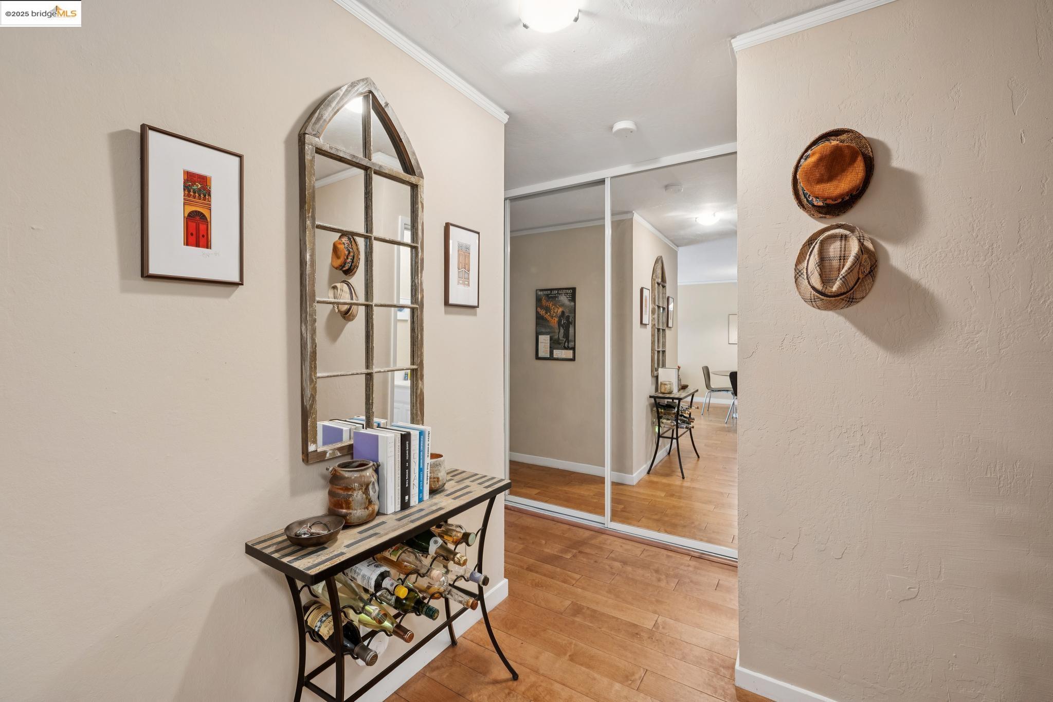 Detail Gallery Image 22 of 34 For 250 Whitmore St #202,  Oakland,  CA 94611 - 1 Beds | 1 Baths
