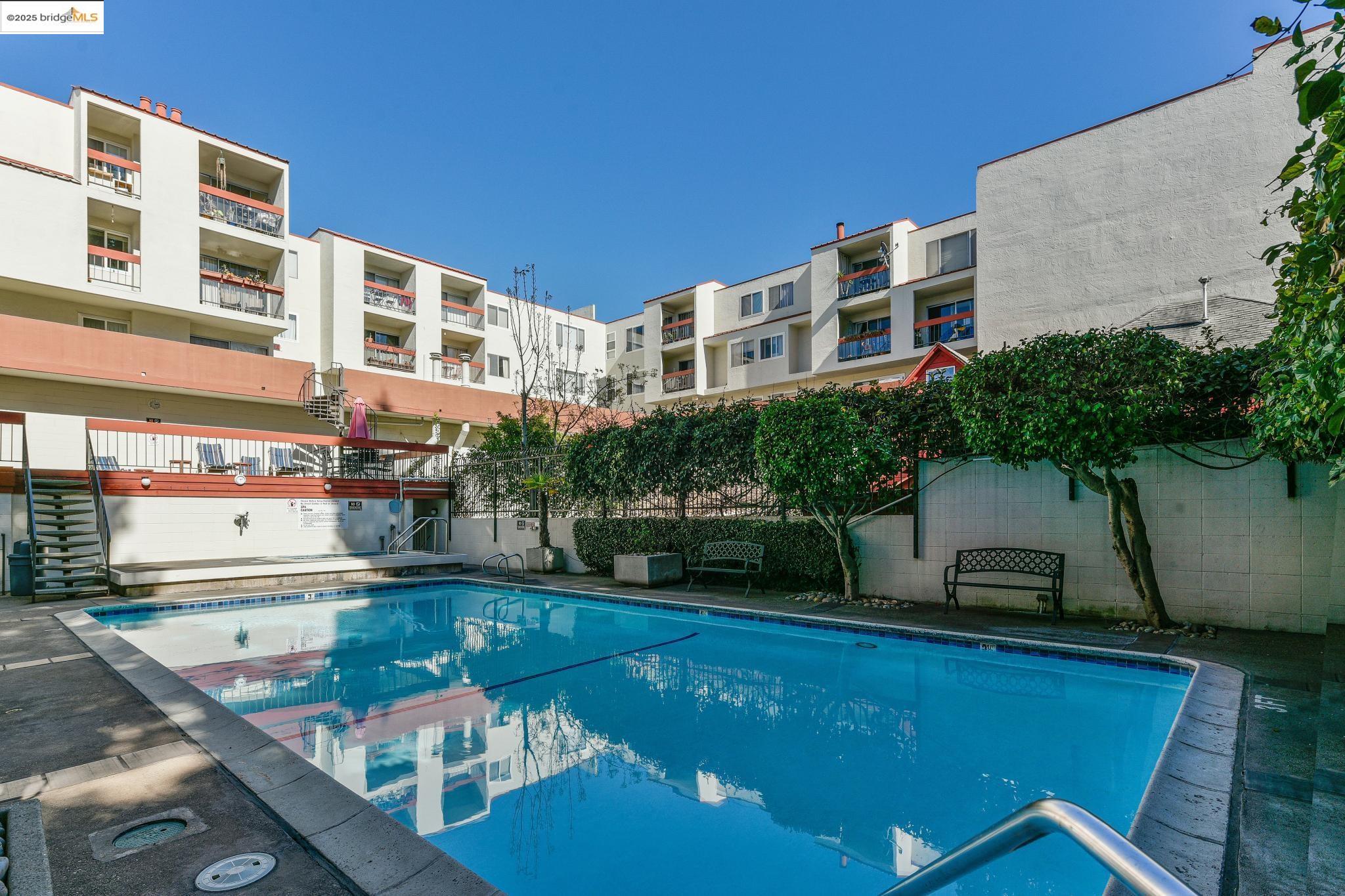 Detail Gallery Image 34 of 34 For 250 Whitmore St #202,  Oakland,  CA 94611 - 1 Beds | 1 Baths