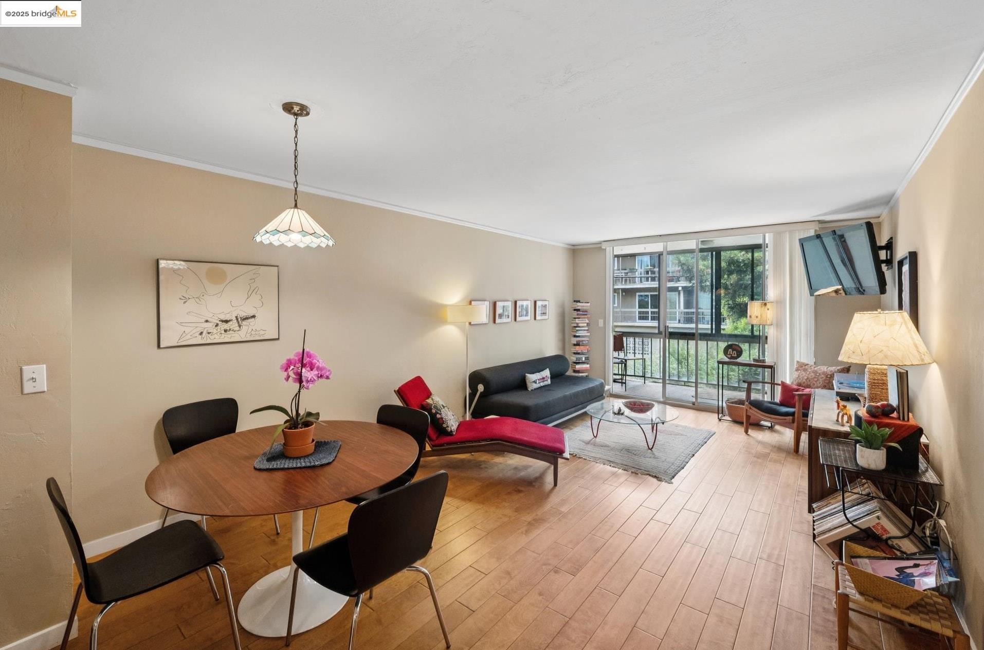 Detail Gallery Image 5 of 34 For 250 Whitmore St #202,  Oakland,  CA 94611 - 1 Beds | 1 Baths