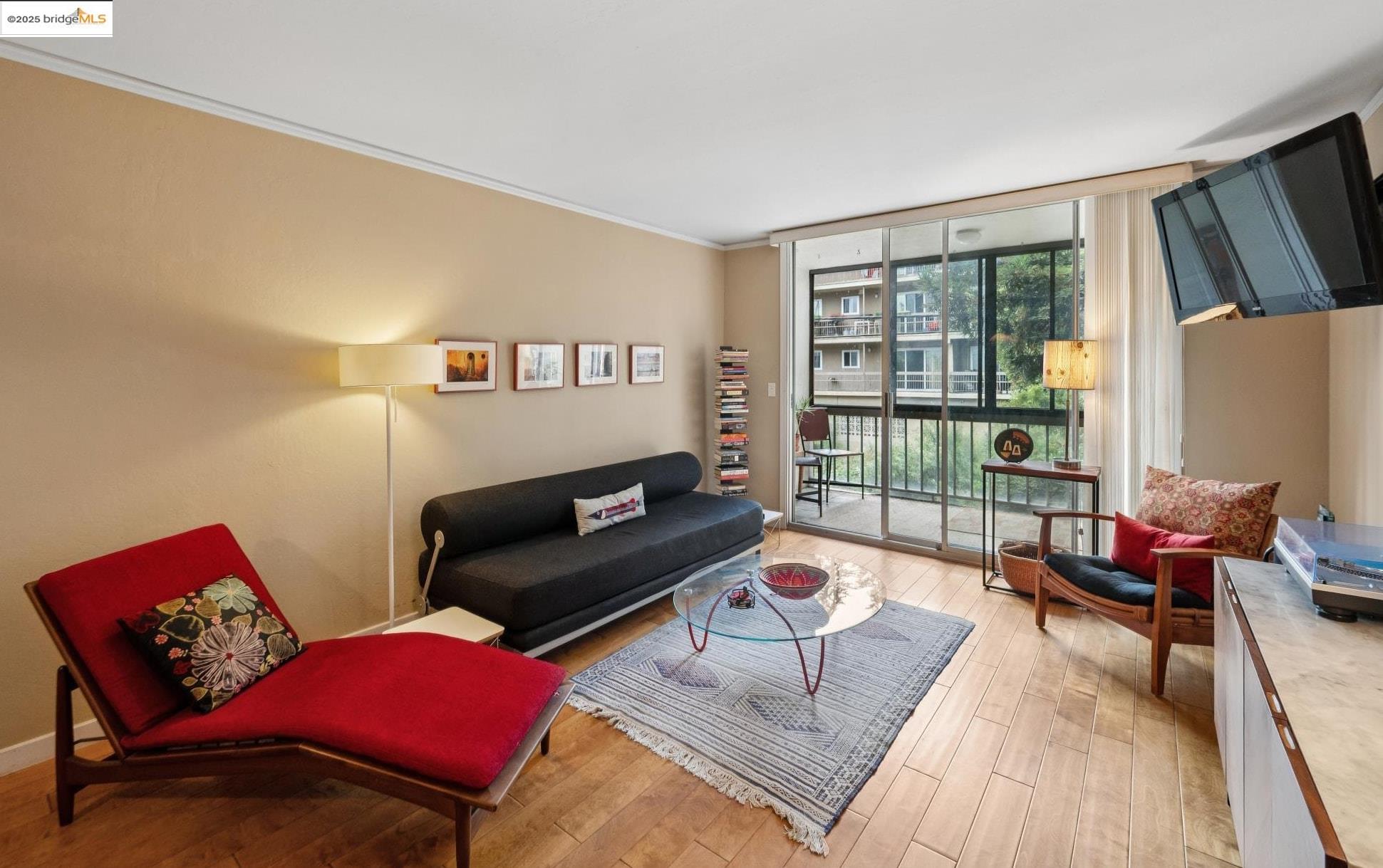 Detail Gallery Image 6 of 34 For 250 Whitmore St #202,  Oakland,  CA 94611 - 1 Beds | 1 Baths