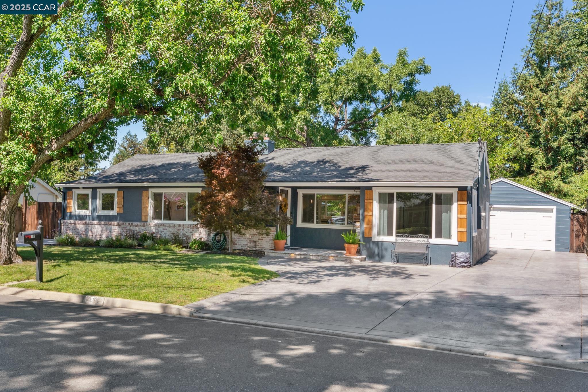Detail Gallery Image 2 of 57 For 161 Maiden Lane, Danville,  CA 94526-1912 - 4 Beds | 3 Baths
