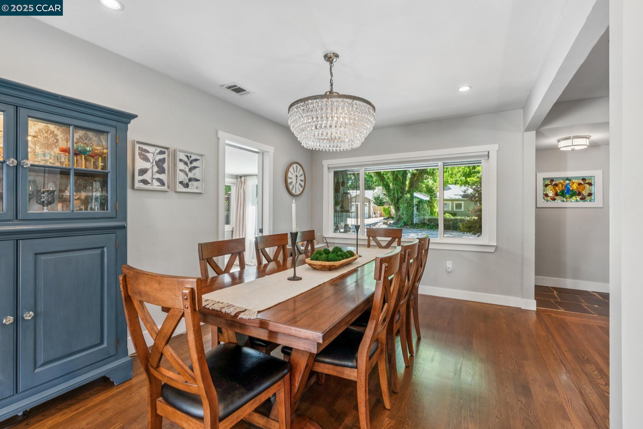 Detail Gallery Image 14 of 57 For 161 Maiden Lane, Danville,  CA 94526-1912 - 4 Beds | 3 Baths