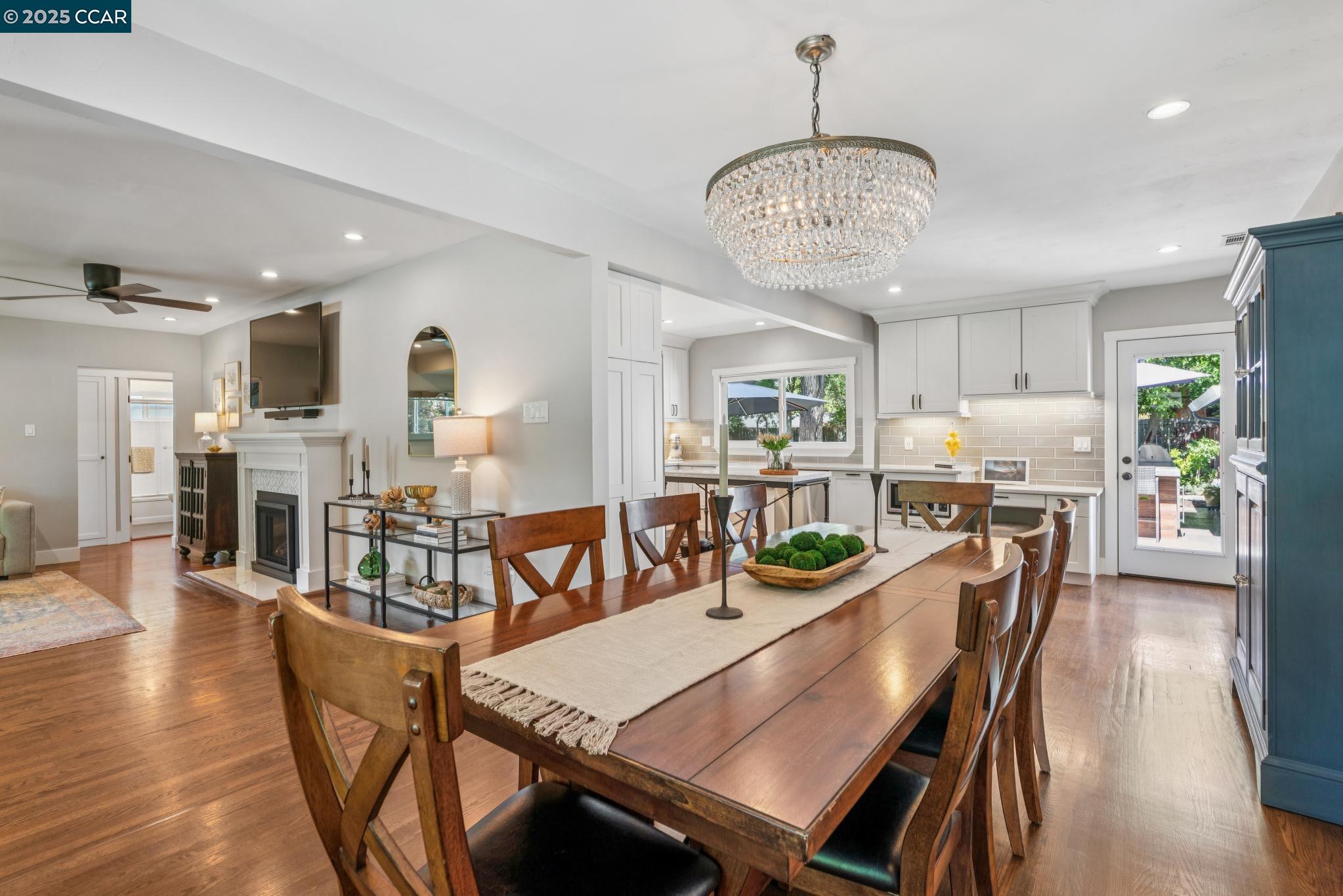 Detail Gallery Image 16 of 57 For 161 Maiden Lane, Danville,  CA 94526-1912 - 4 Beds | 3 Baths