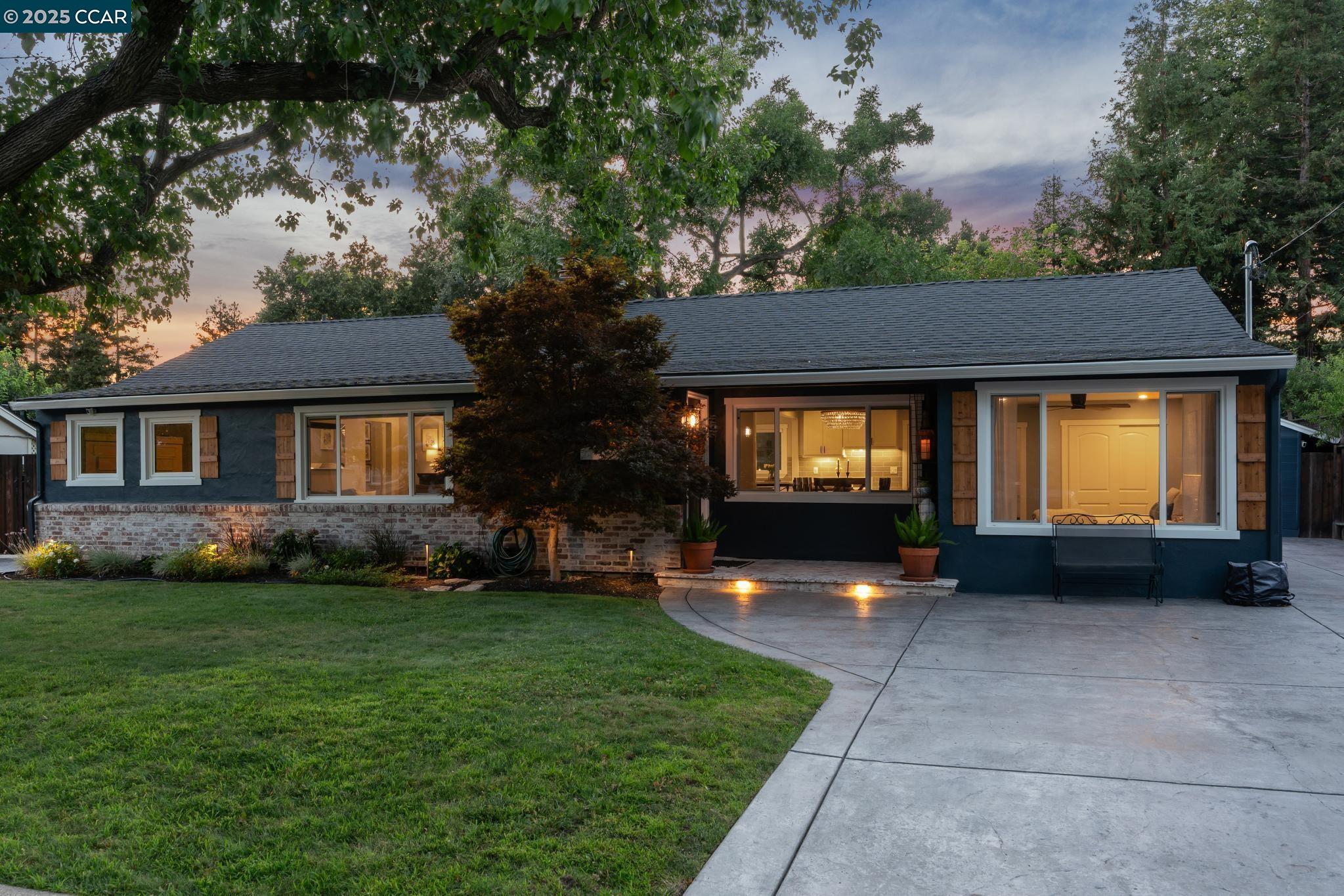 Detail Gallery Image 3 of 57 For 161 Maiden Lane, Danville,  CA 94526-1912 - 4 Beds | 3 Baths