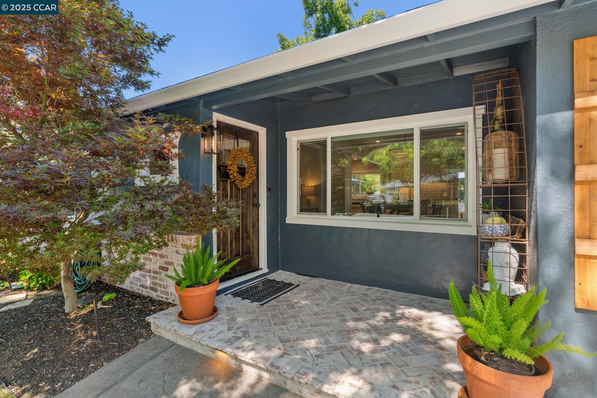 Detail Gallery Image 5 of 57 For 161 Maiden Lane, Danville,  CA 94526-1912 - 4 Beds | 3 Baths