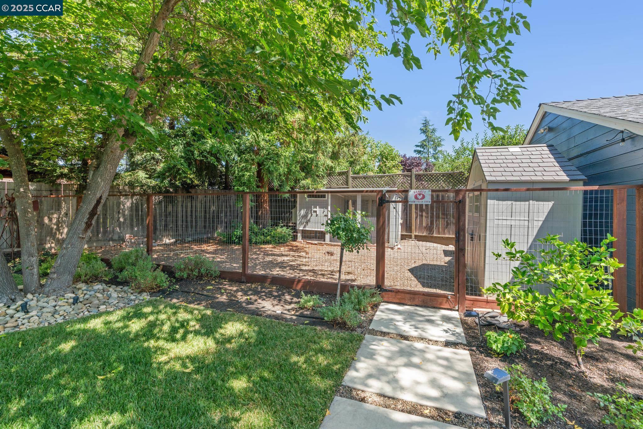 Detail Gallery Image 44 of 57 For 161 Maiden Lane, Danville,  CA 94526-1912 - 4 Beds | 3 Baths