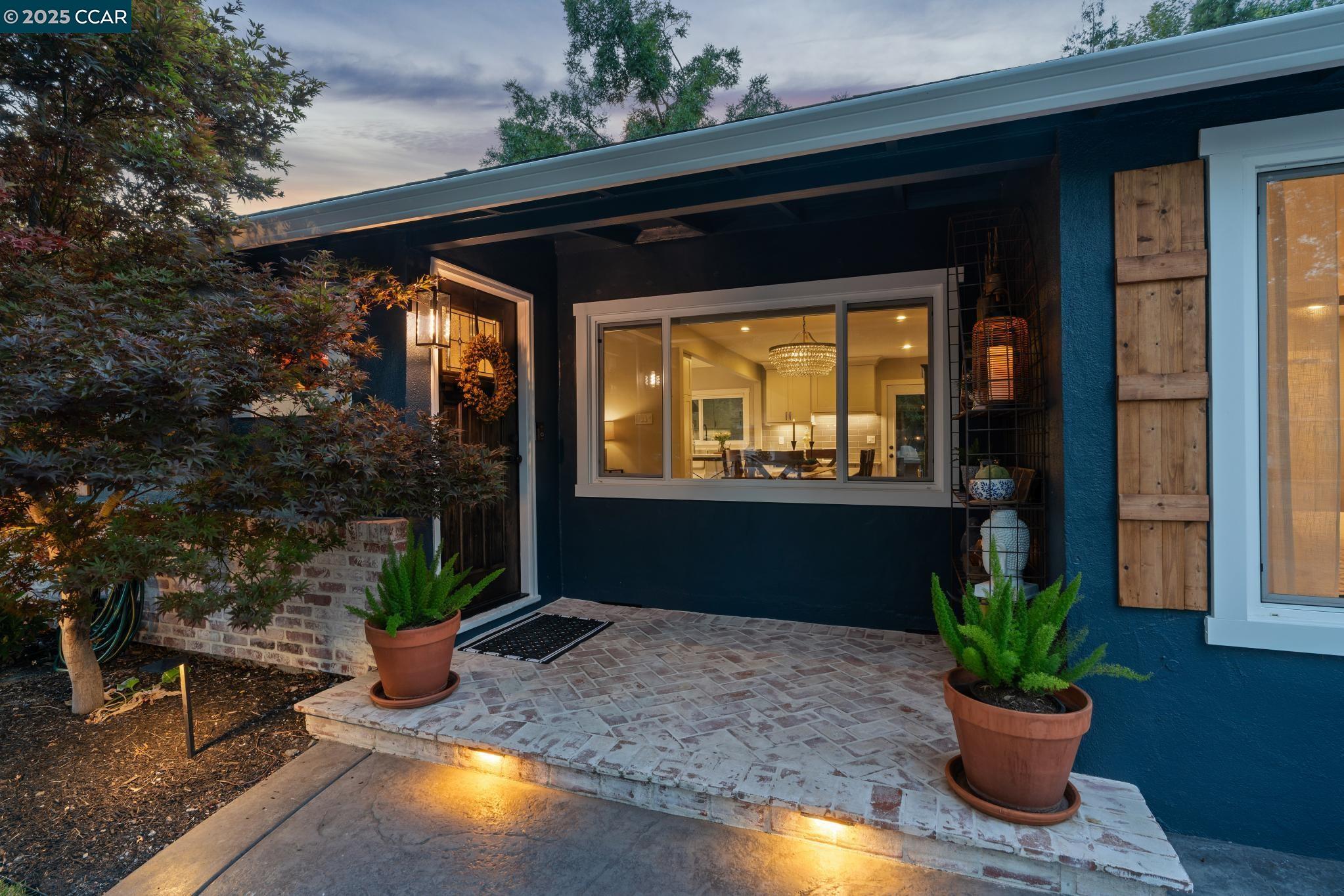 Detail Gallery Image 6 of 57 For 161 Maiden Lane, Danville,  CA 94526-1912 - 4 Beds | 3 Baths