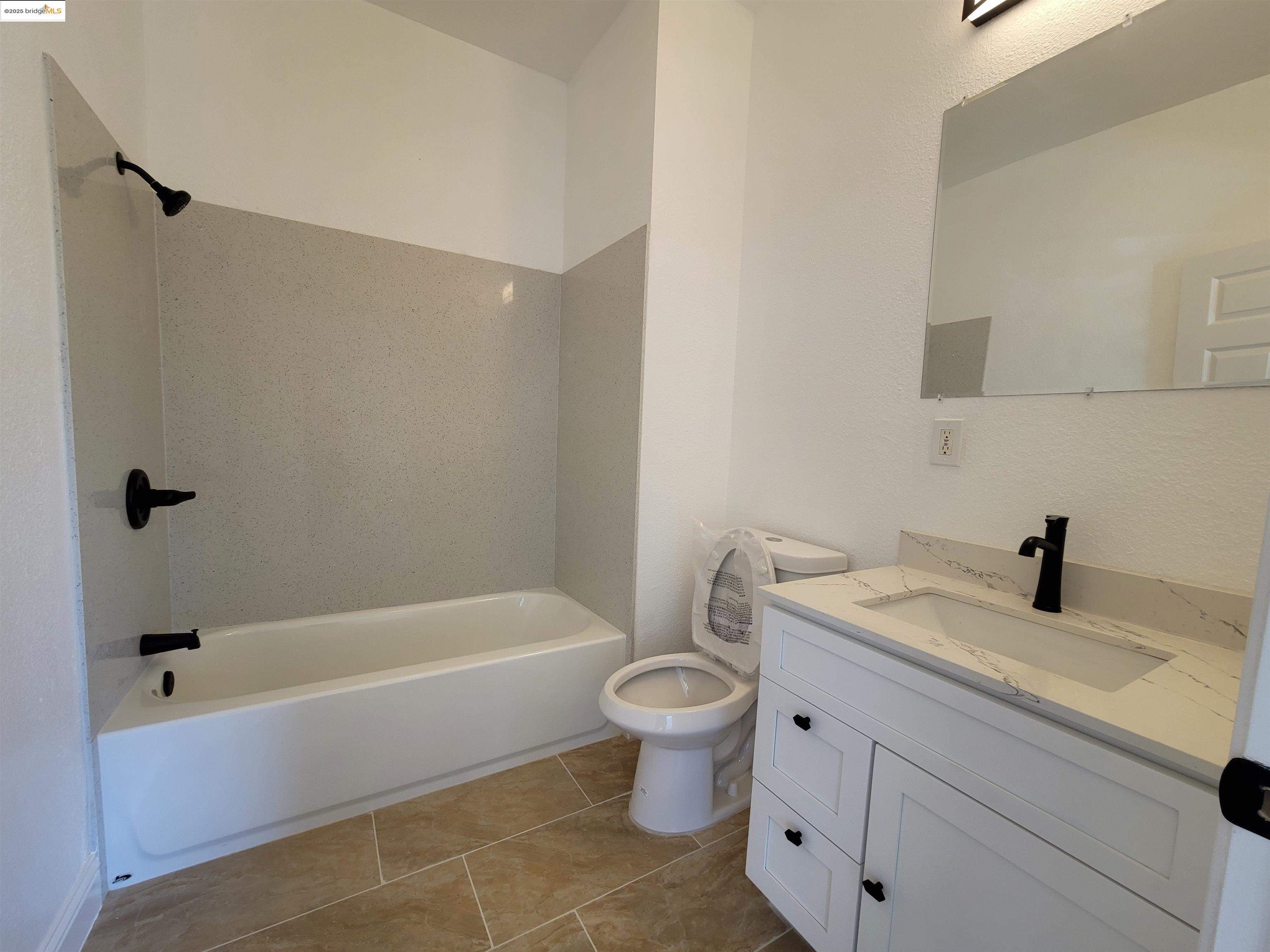 Detail Gallery Image 12 of 31 For 3137 Pleitner Ave, Oakland,  CA 94602 - 3 Beds | 2 Baths