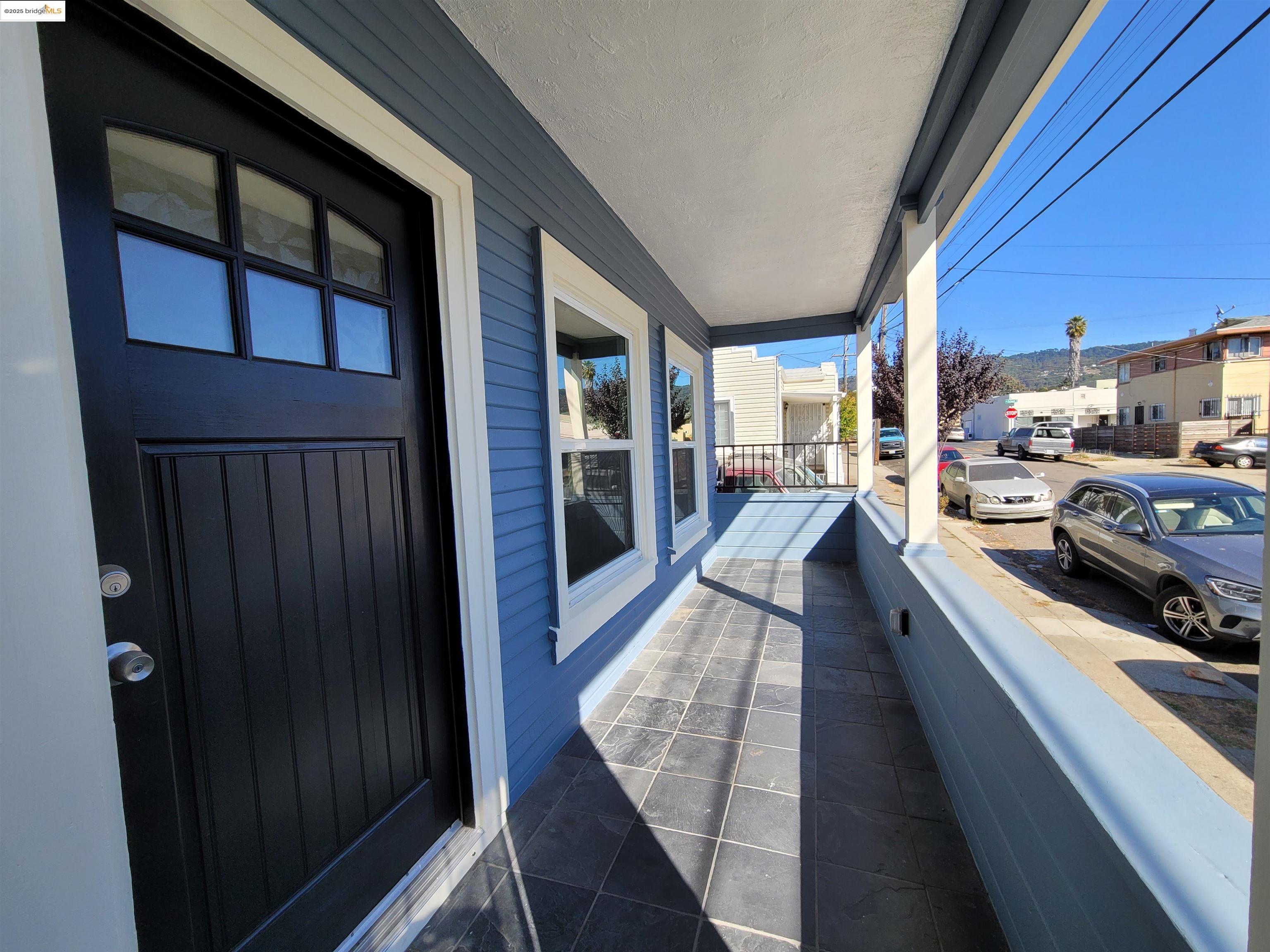 Detail Gallery Image 6 of 31 For 3137 Pleitner Ave, Oakland,  CA 94602 - 3 Beds | 2 Baths