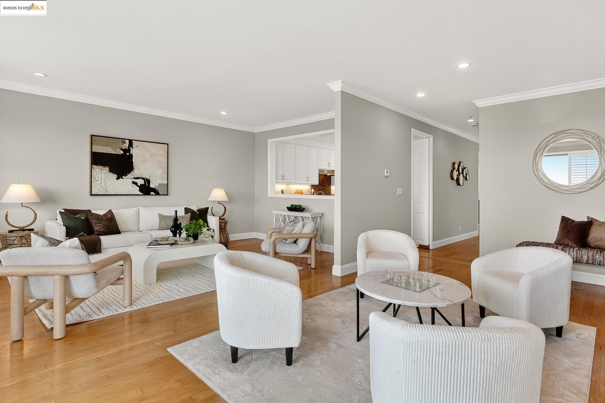 Detail Gallery Image 12 of 54 For 64 Schooner Hl, Oakland,  CA 94618 - 4 Beds | 3/1 Baths