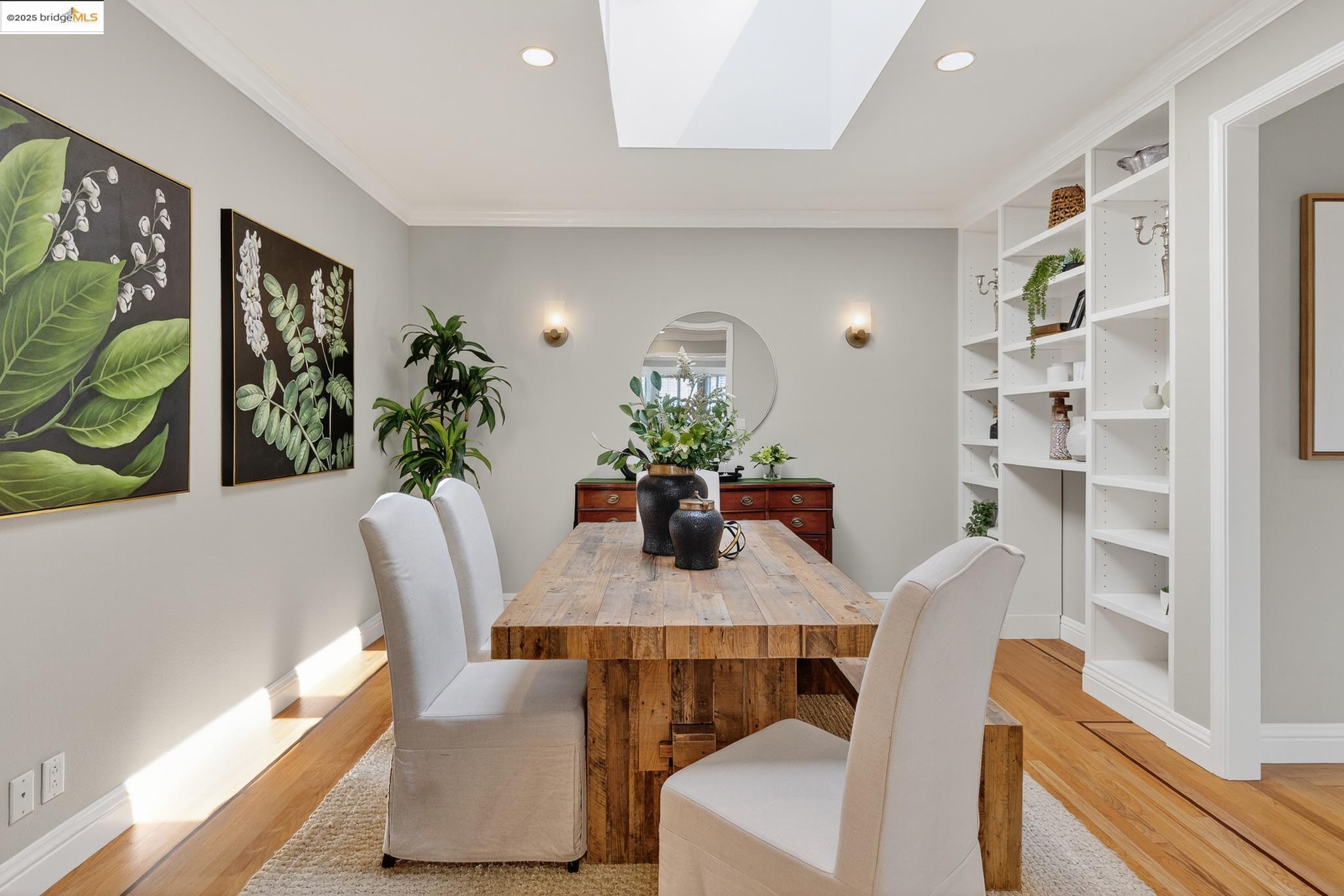Detail Gallery Image 21 of 54 For 64 Schooner Hl, Oakland,  CA 94618 - 4 Beds | 3/1 Baths
