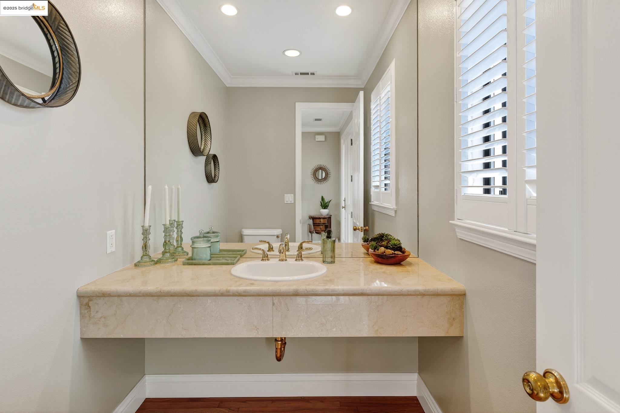 Detail Gallery Image 29 of 54 For 64 Schooner Hl, Oakland,  CA 94618 - 4 Beds | 3/1 Baths