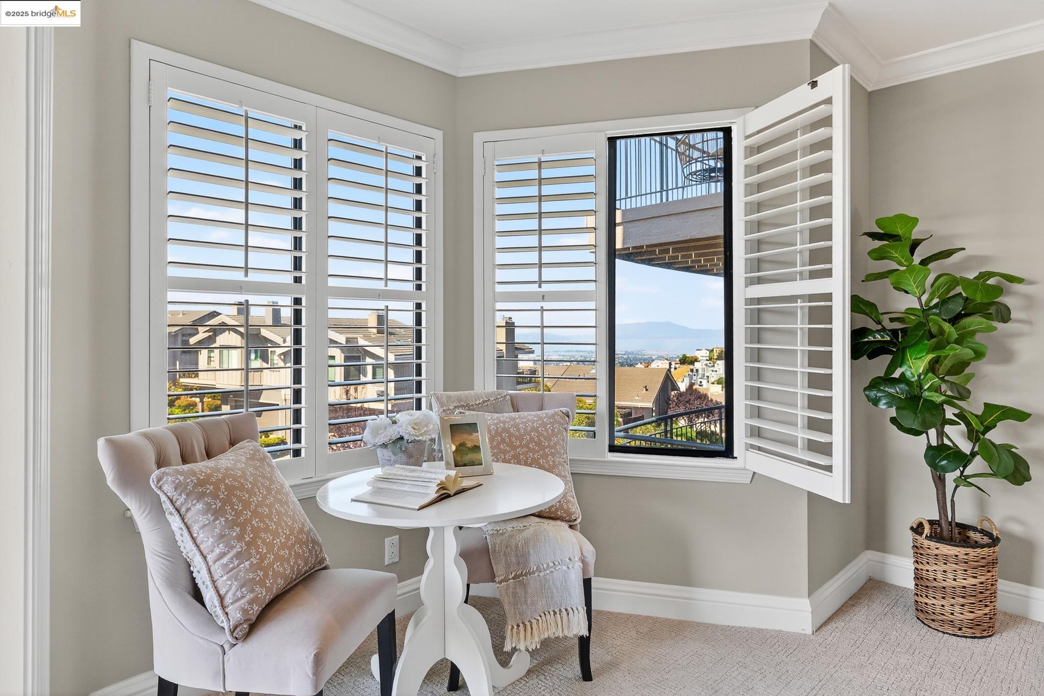 Detail Gallery Image 34 of 54 For 64 Schooner Hl, Oakland,  CA 94618 - 4 Beds | 3/1 Baths