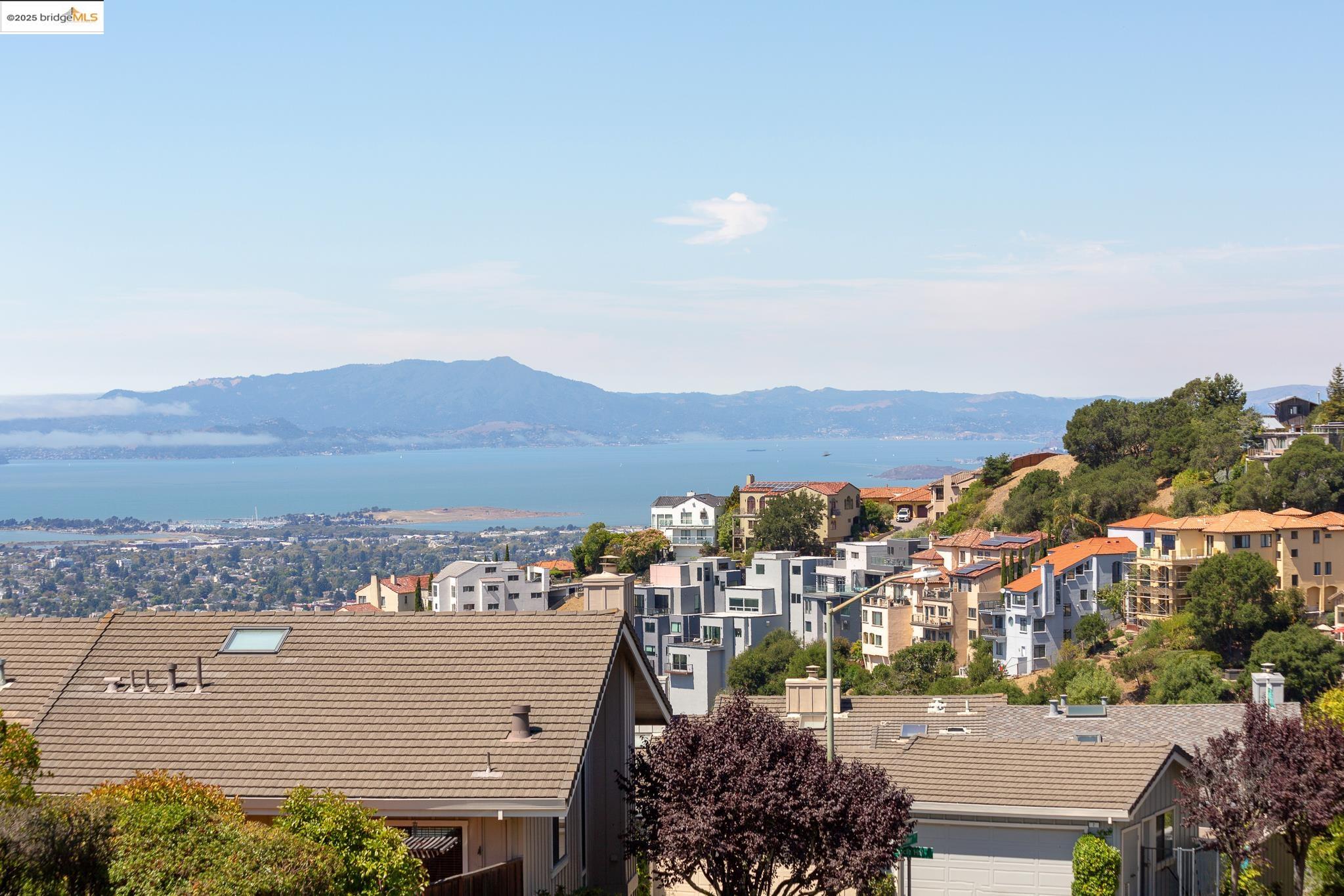 Detail Gallery Image 37 of 54 For 64 Schooner Hl, Oakland,  CA 94618 - 4 Beds | 3/1 Baths