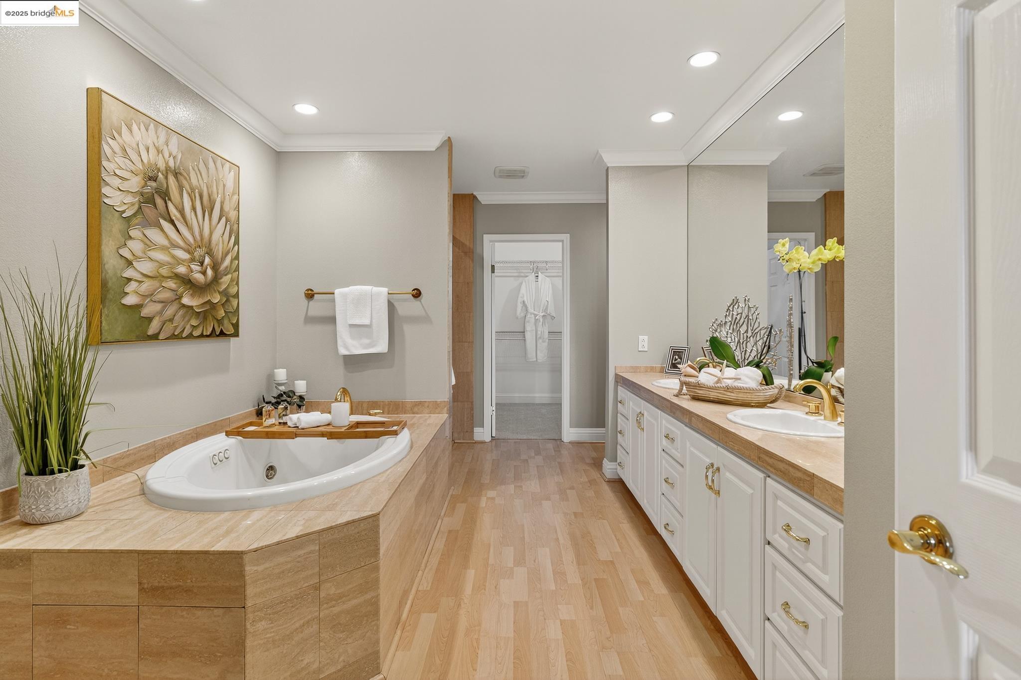 Detail Gallery Image 39 of 54 For 64 Schooner Hl, Oakland,  CA 94618 - 4 Beds | 3/1 Baths