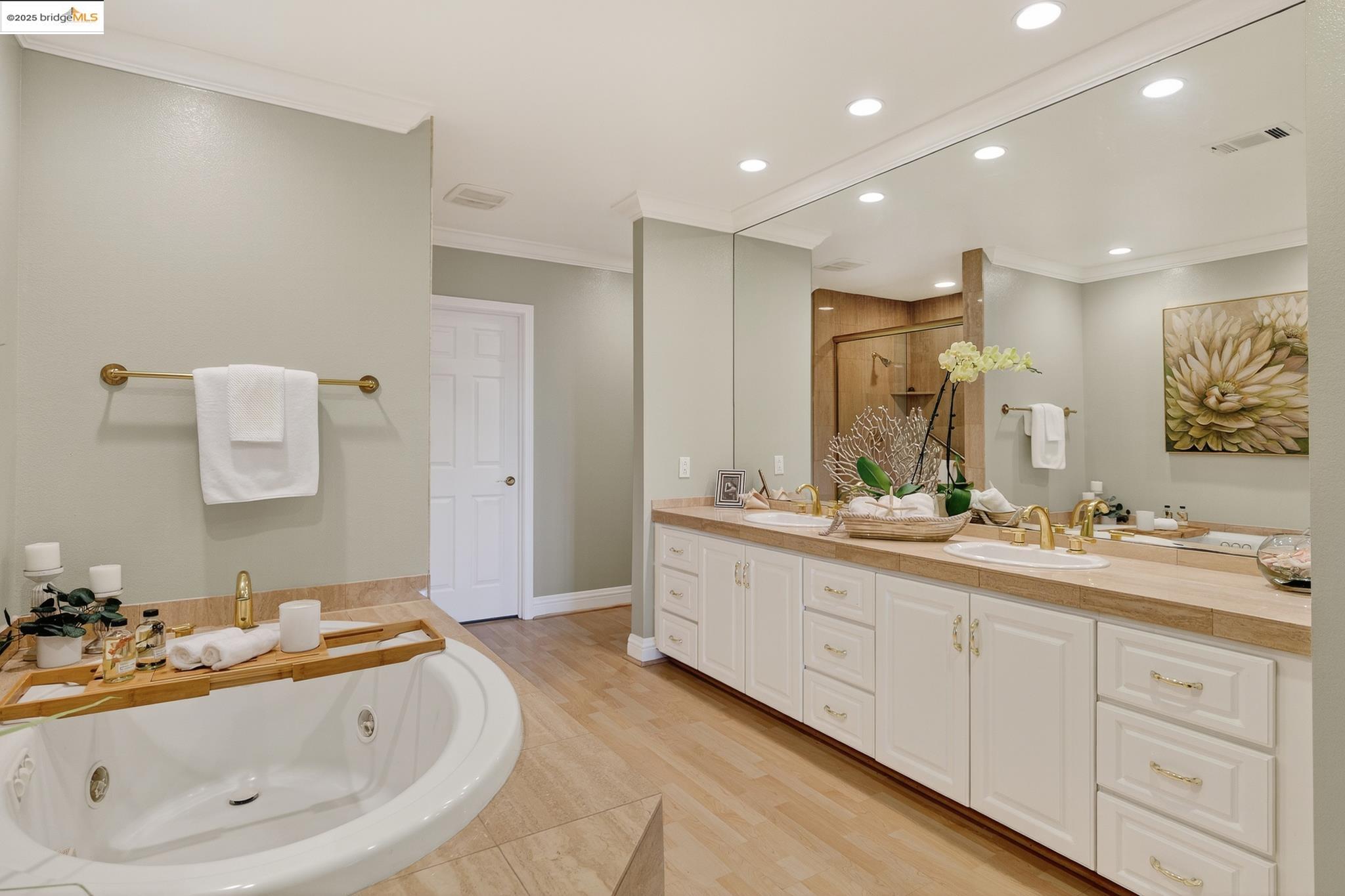 Detail Gallery Image 40 of 54 For 64 Schooner Hl, Oakland,  CA 94618 - 4 Beds | 3/1 Baths