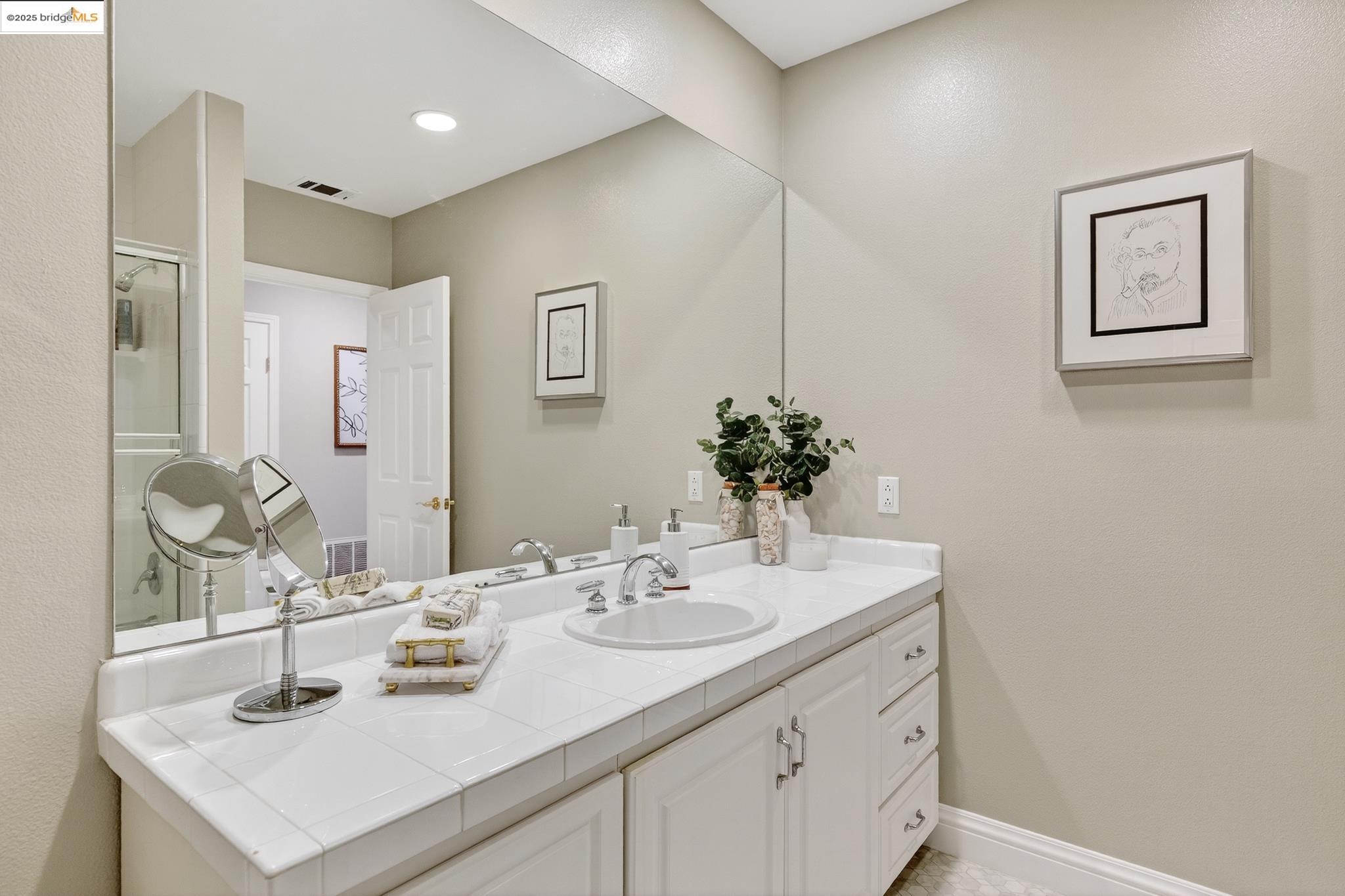 Detail Gallery Image 45 of 54 For 64 Schooner Hl, Oakland,  CA 94618 - 4 Beds | 3/1 Baths