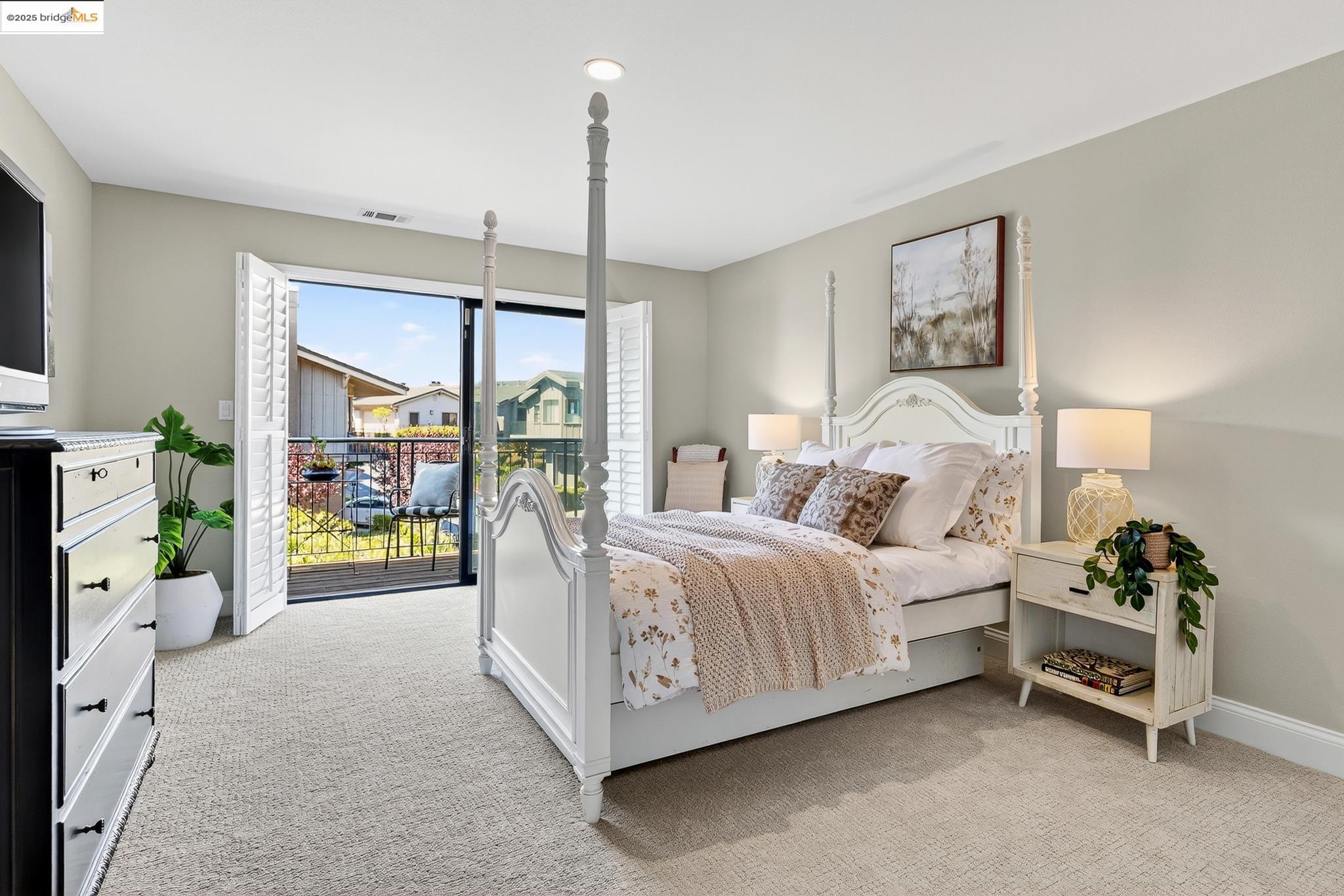 Detail Gallery Image 47 of 54 For 64 Schooner Hl, Oakland,  CA 94618 - 4 Beds | 3/1 Baths