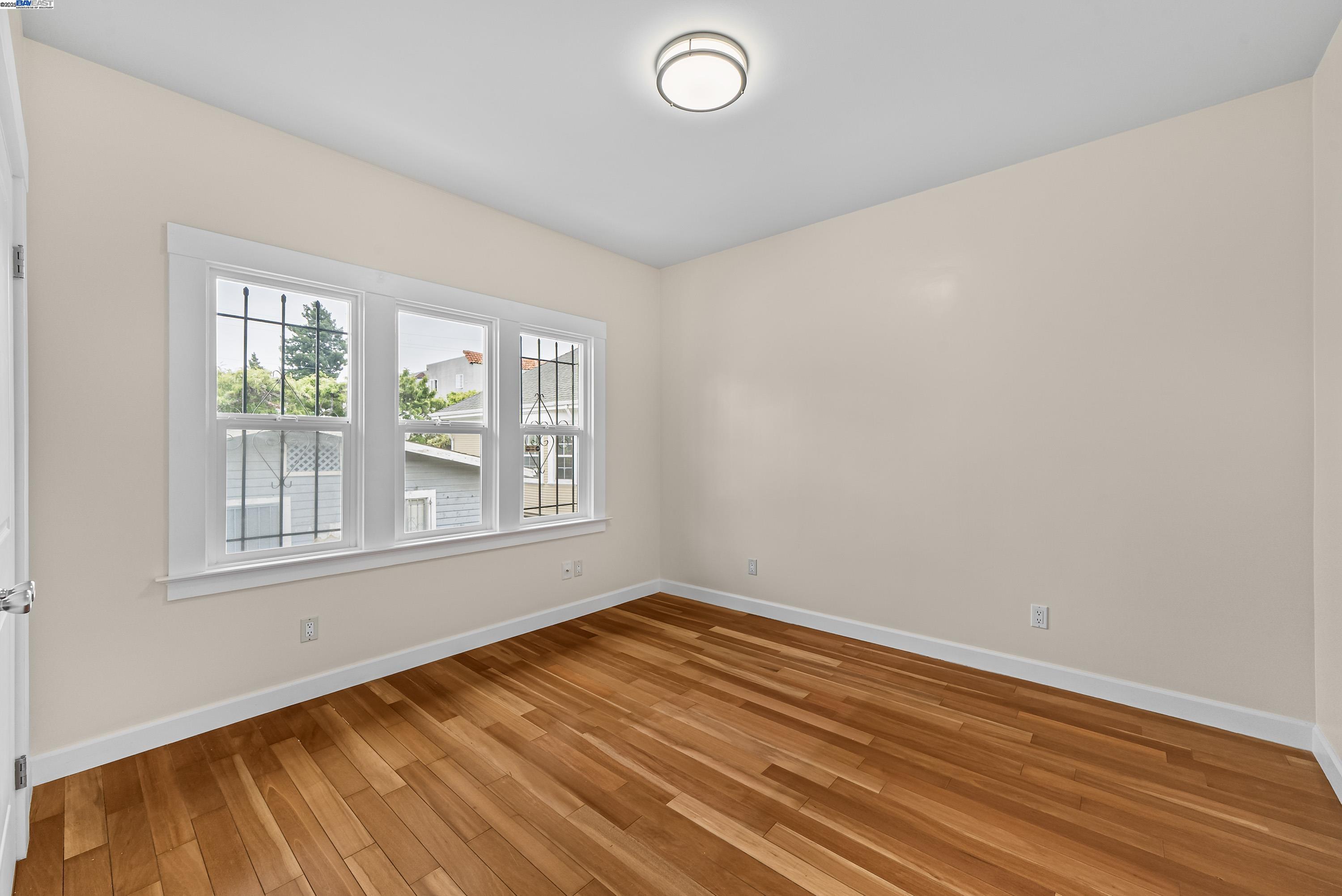 Detail Gallery Image 17 of 42 For 931 E 23rd St, Oakland,  CA 94606 - 3 Beds | 1 Baths